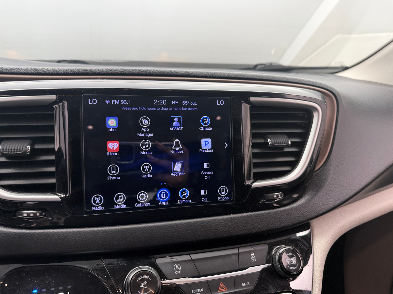 Thumbnail: 2017 Chrysler Pacifica - 4