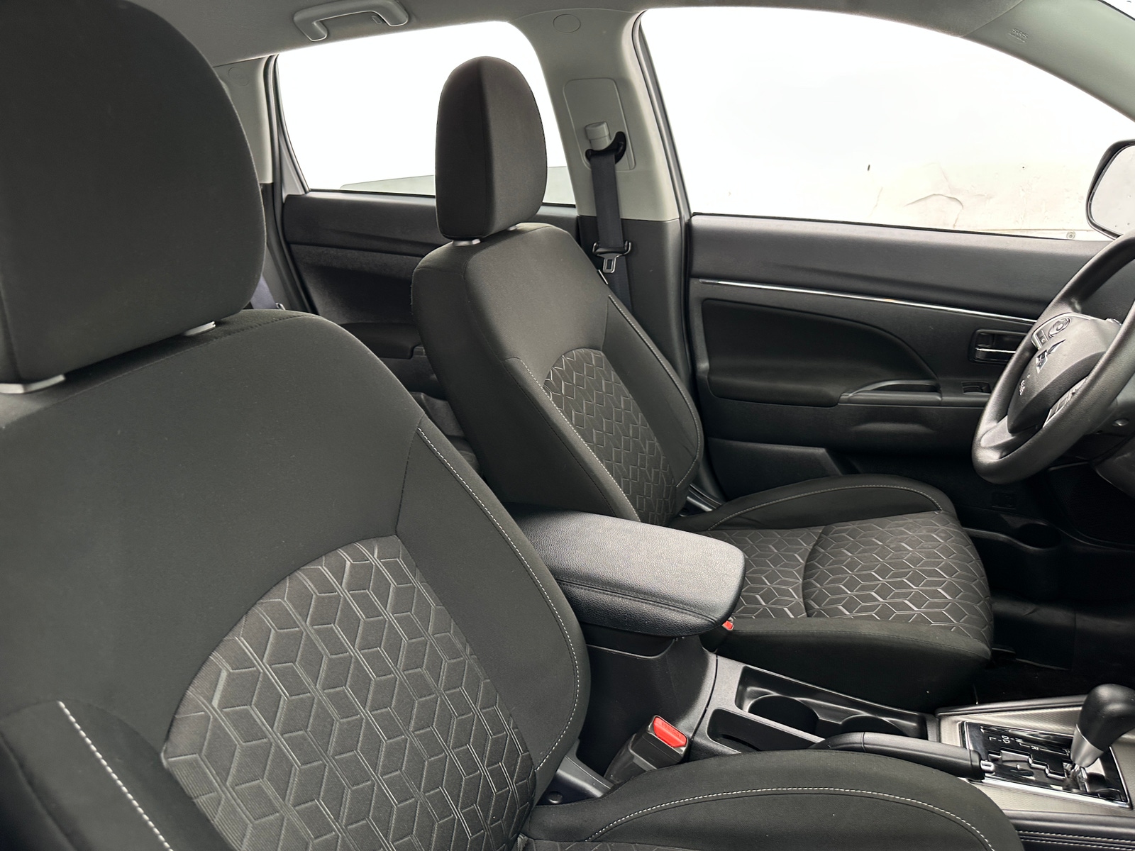 Thumbnail: 2024 Mitsubishi Outlander Sport - 2
