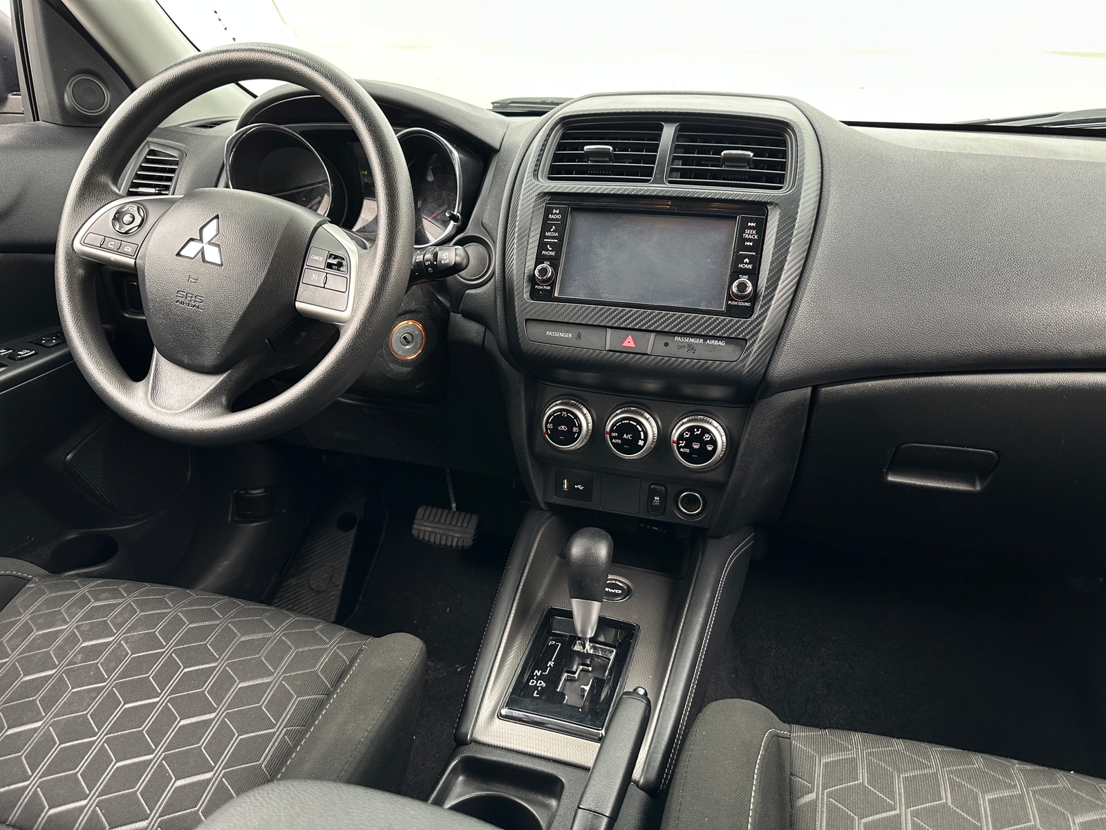 Thumbnail: 2024 Mitsubishi Outlander Sport - 3