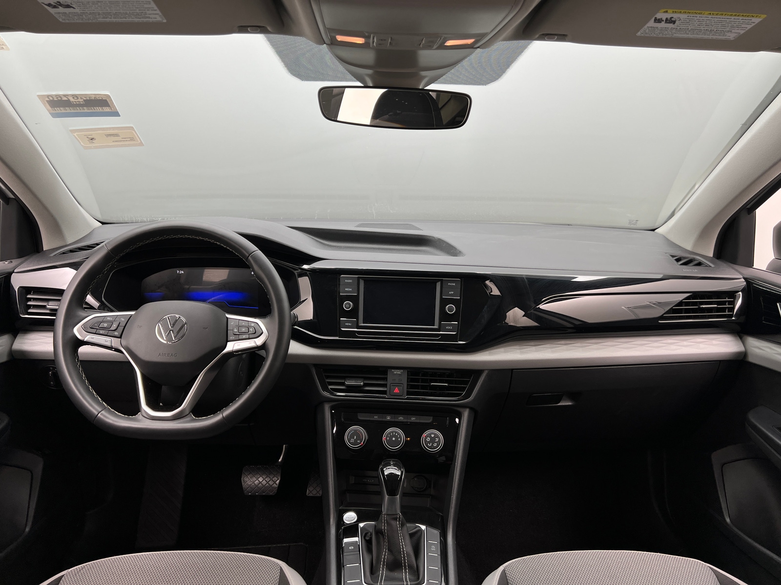 Thumbnail: 2023 Volkswagen Taos - 3