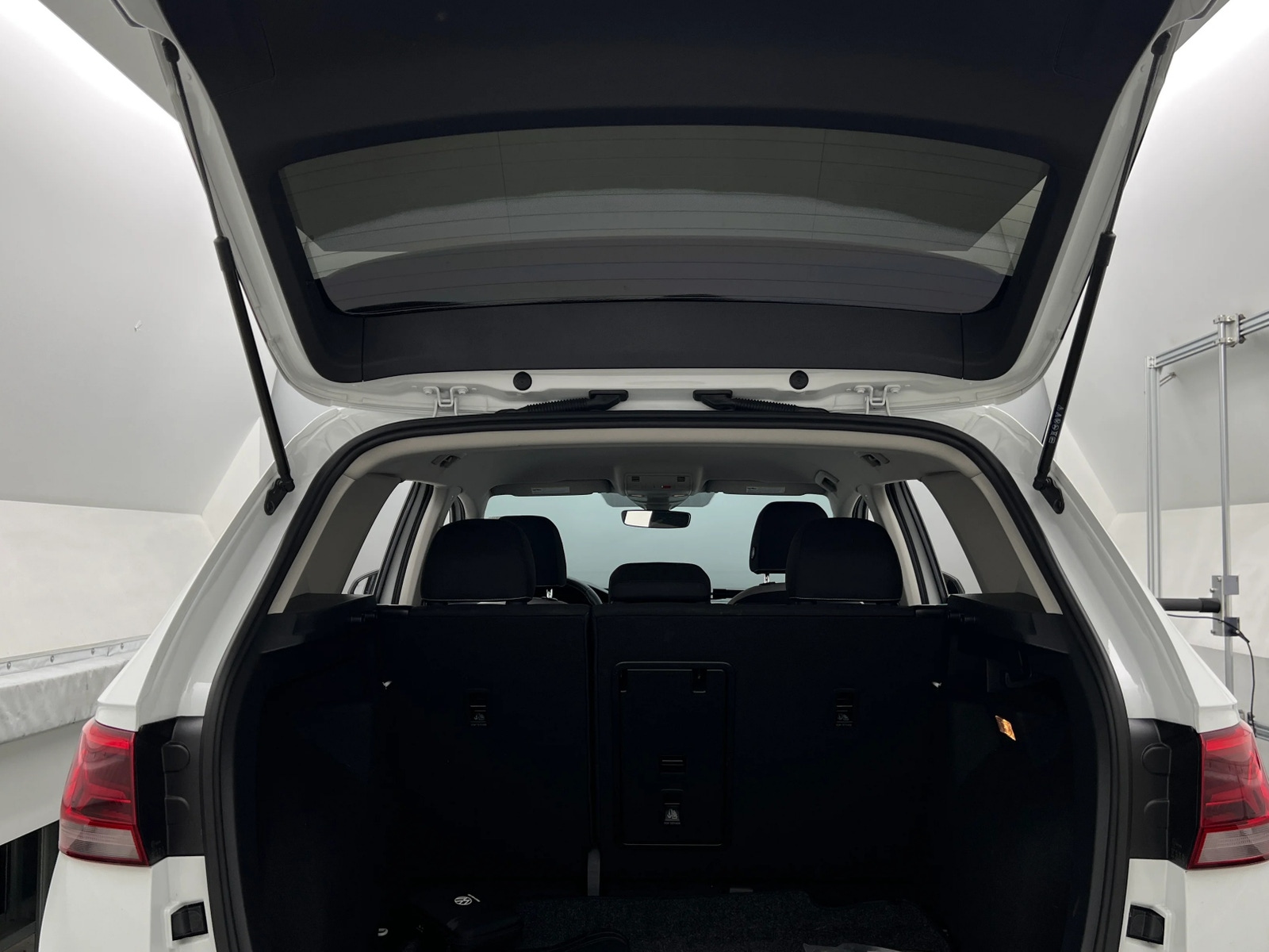 Thumbnail: 2023 Volkswagen Taos - 7