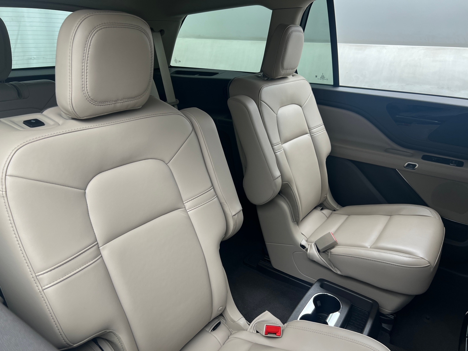 Thumbnail: 2022 Lincoln Aviator - 5