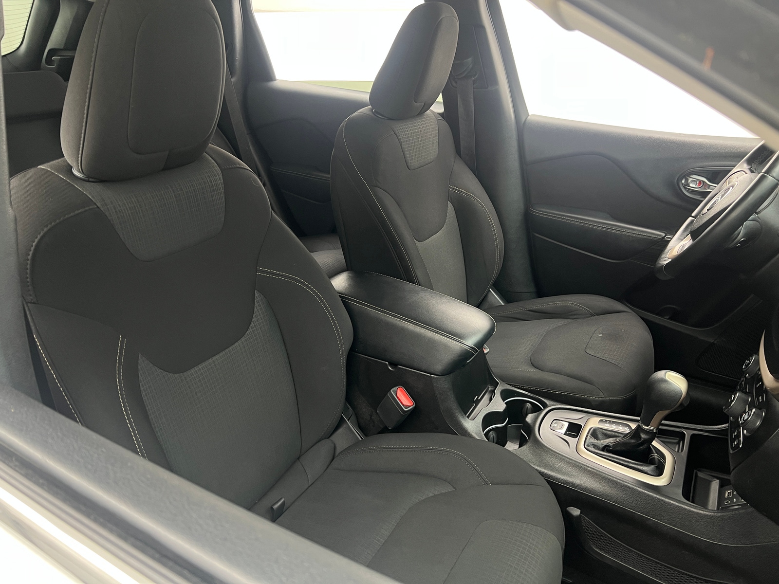 Thumbnail: 2016 Jeep Cherokee - 2