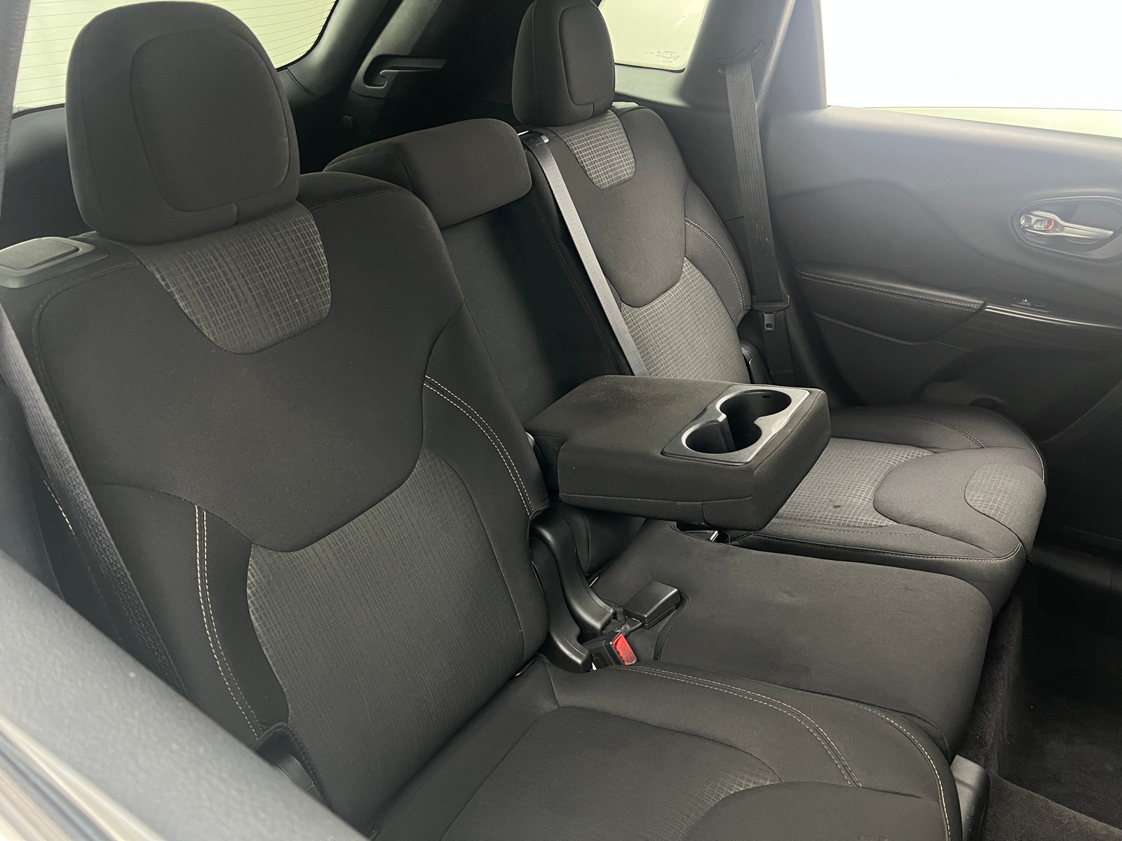 Thumbnail: 2016 Jeep Cherokee - 6