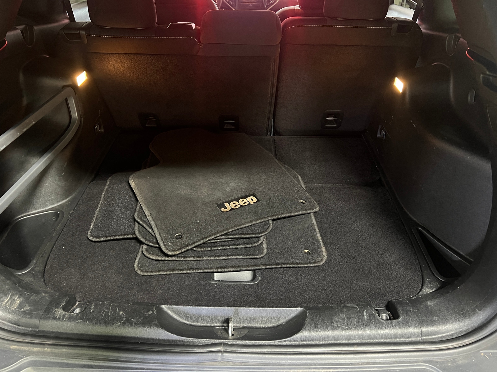 Thumbnail: 2016 Jeep Cherokee - 7