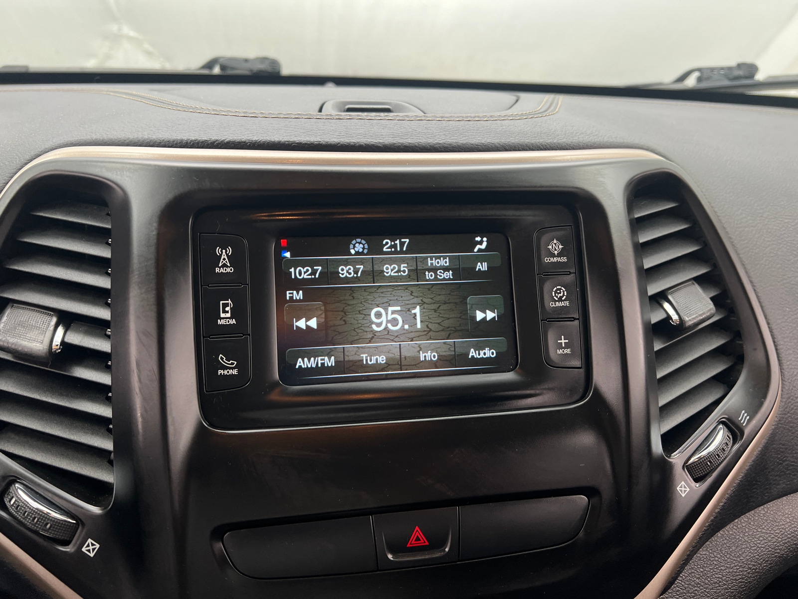 Thumbnail: 2016 Jeep Cherokee - 4