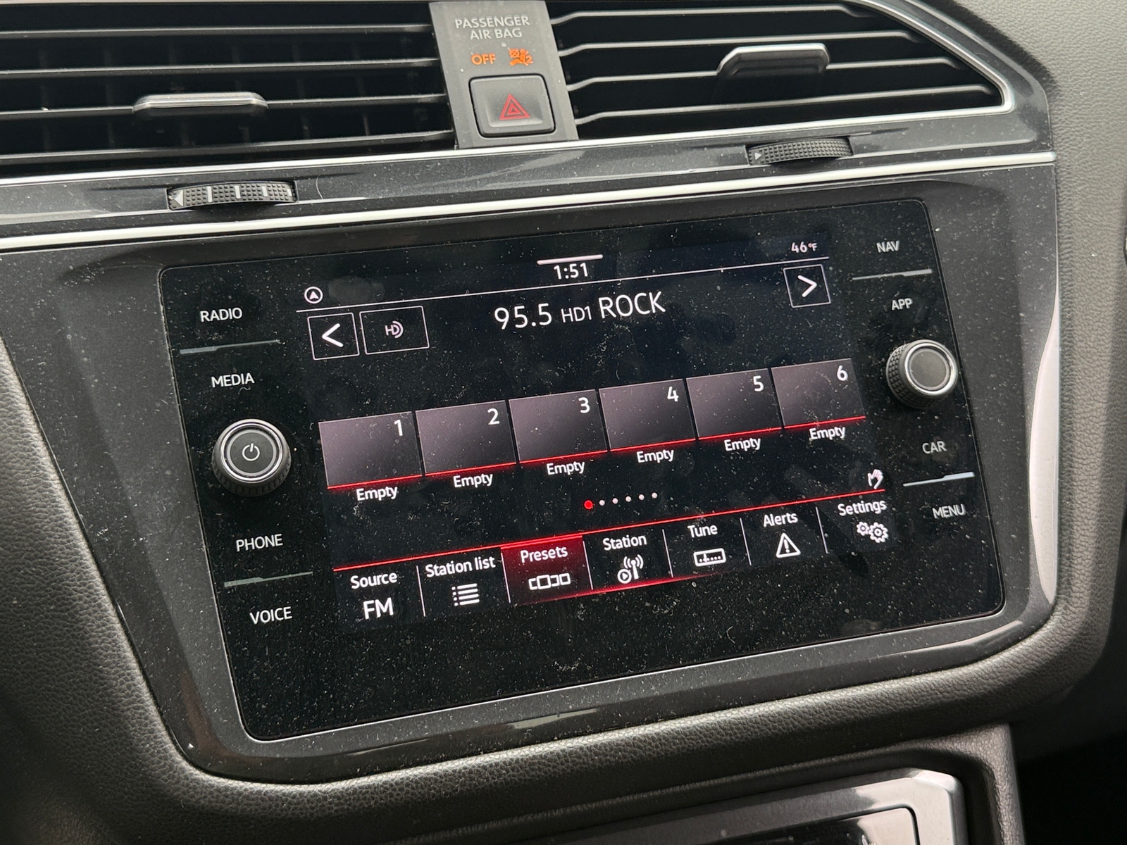 Thumbnail: 2024 Volkswagen Tiguan - 3