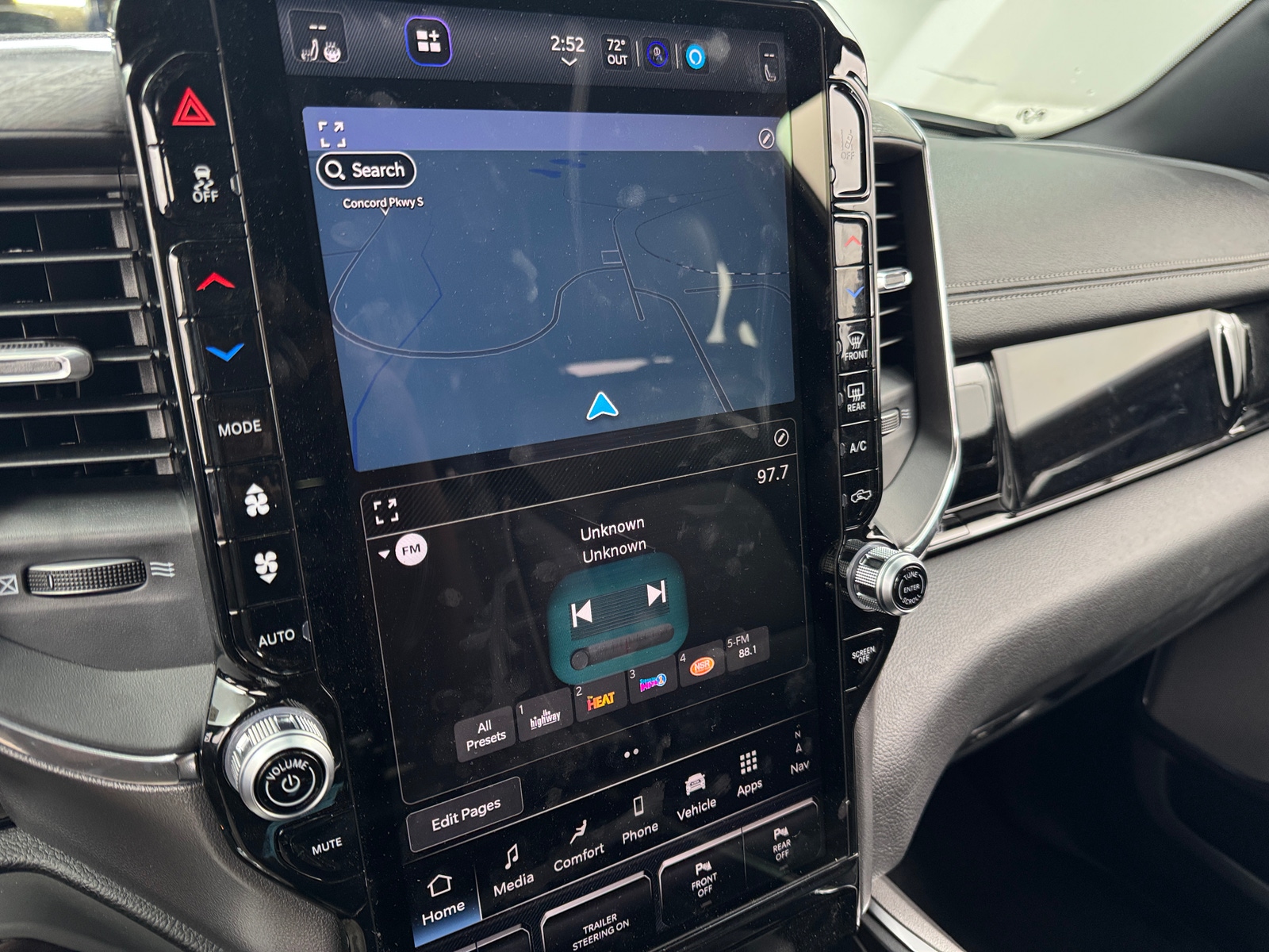 Thumbnail: 2025 RAM 1500 - 3