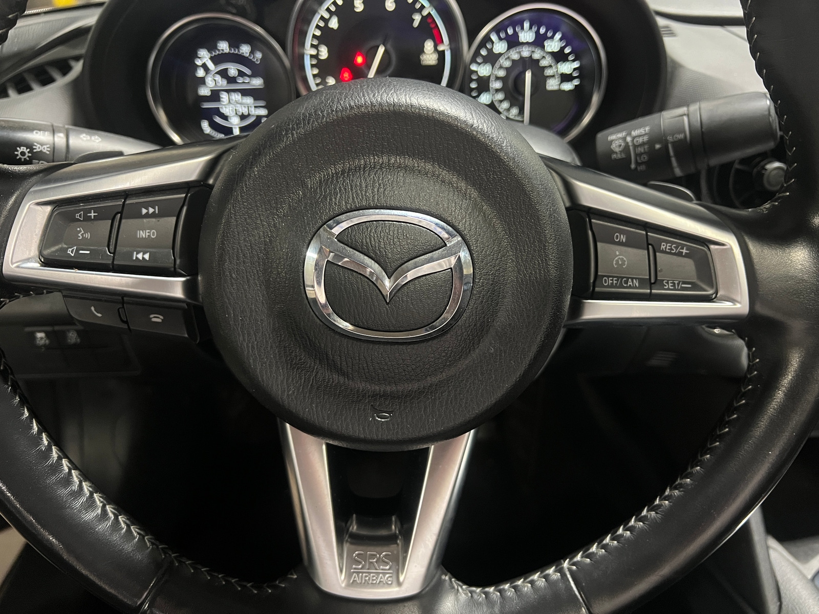 Thumbnail: 2021 Mazda MX-5 Miata - 5