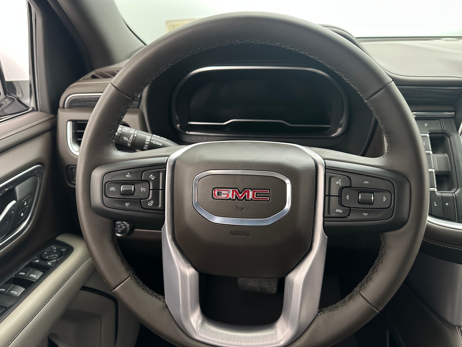 Thumbnail: 2024 GMC Yukon - 4