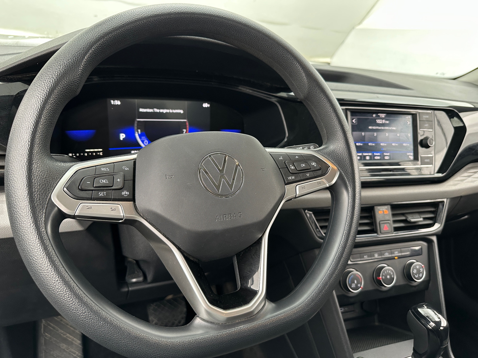 Thumbnail: 2022 Volkswagen Taos - 5