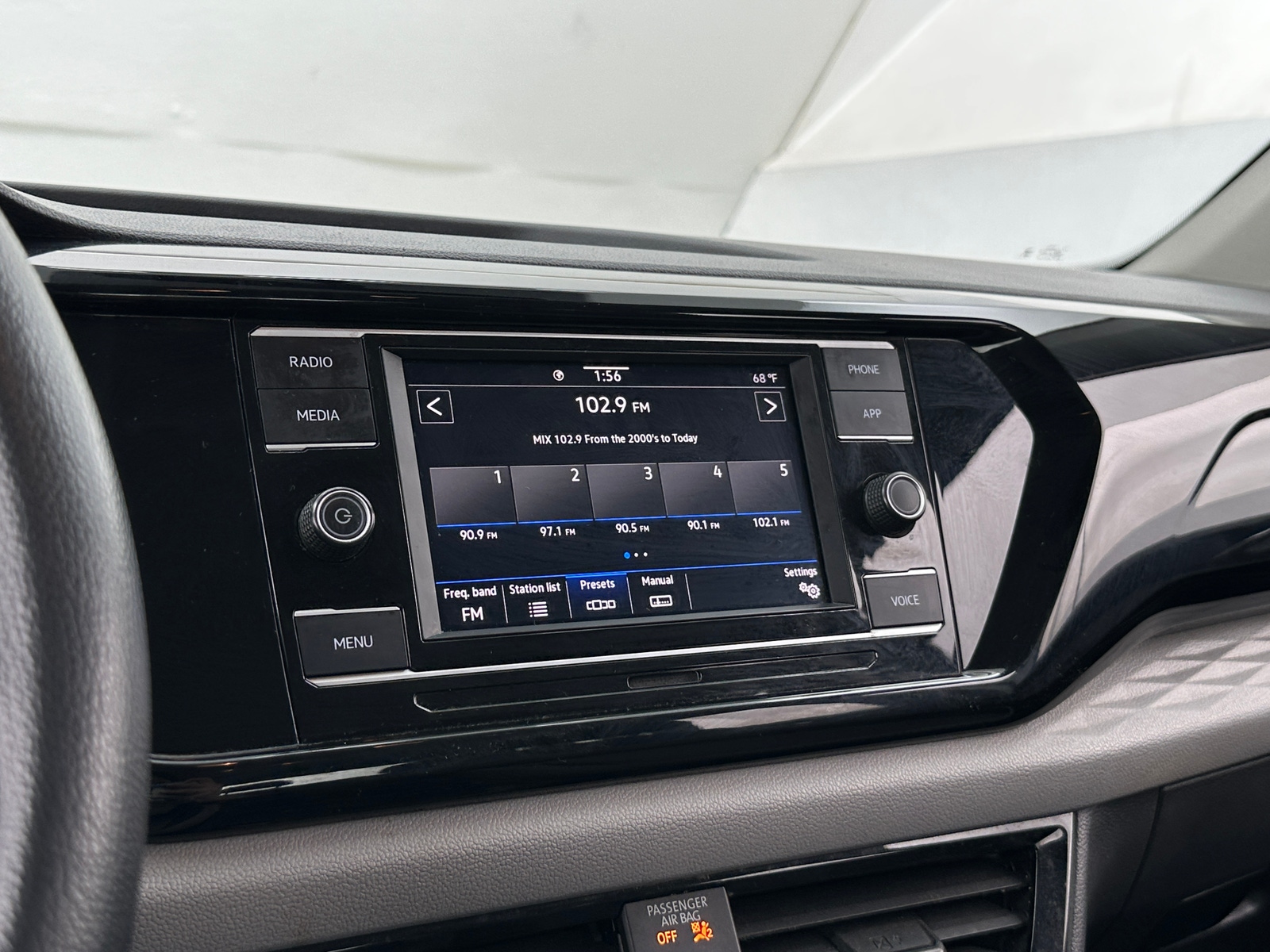 Thumbnail: 2022 Volkswagen Taos - 4