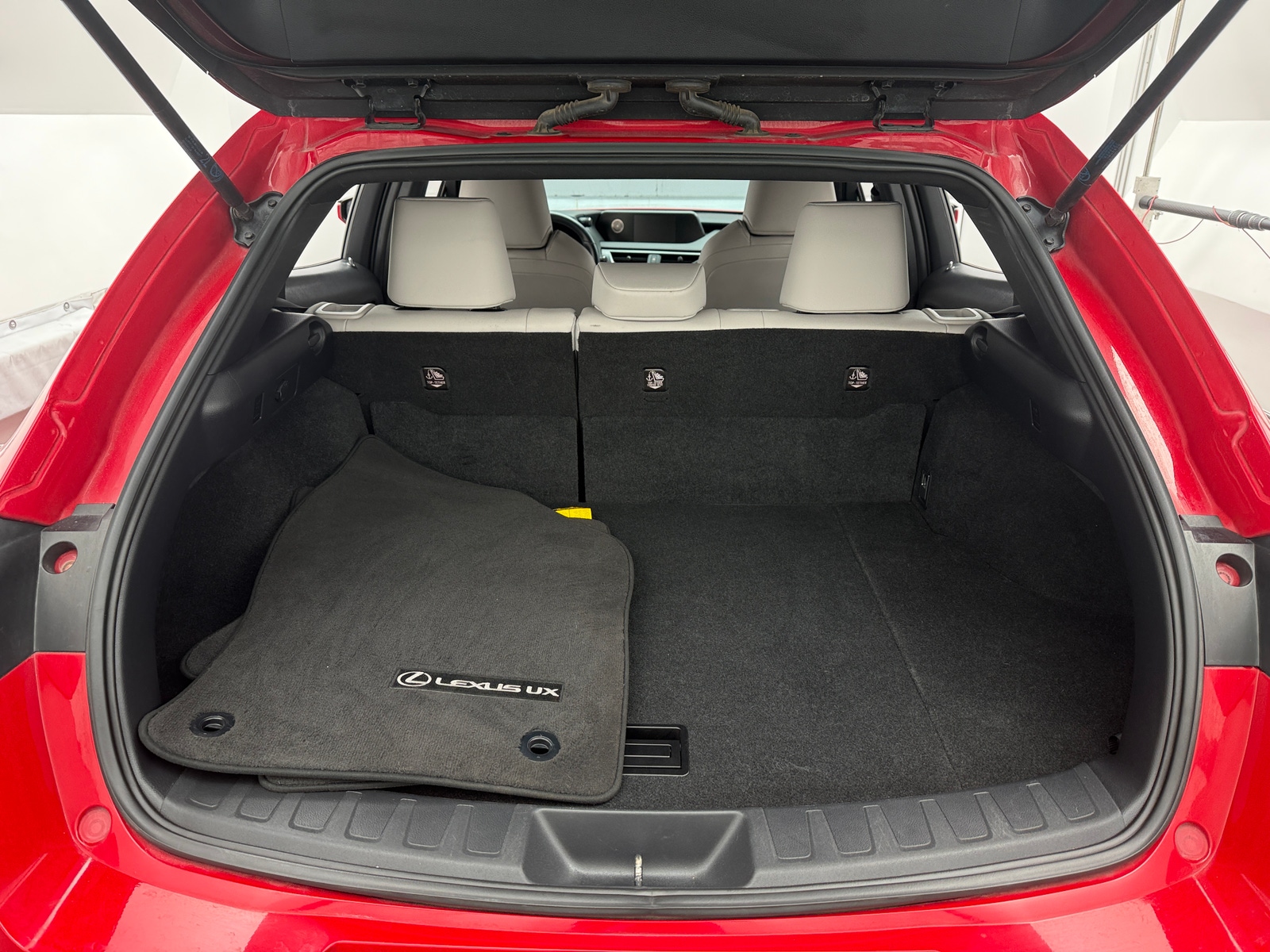 Thumbnail: 2021 Lexus UX - 6