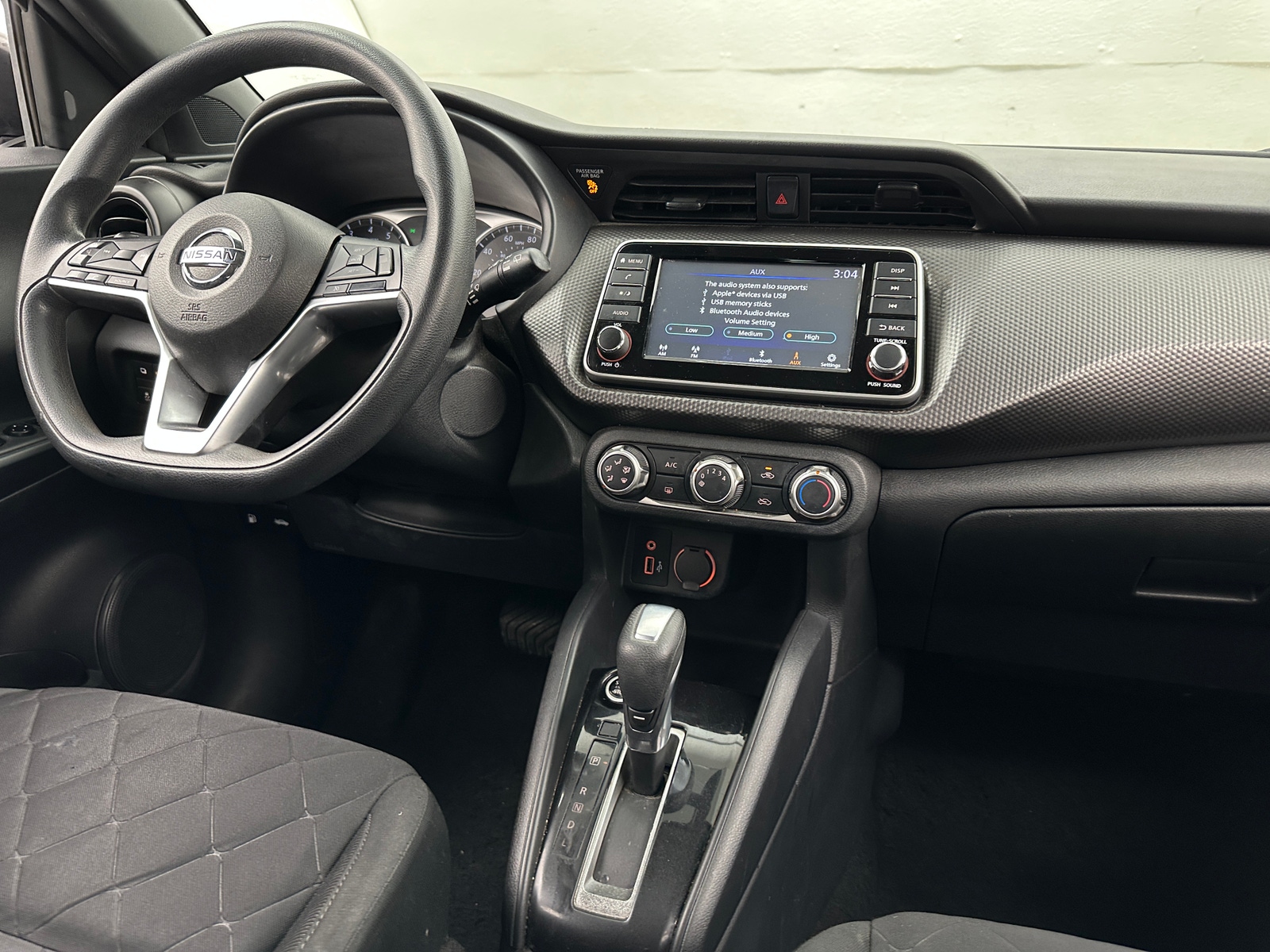 Thumbnail: 2020 Nissan Kicks - 3