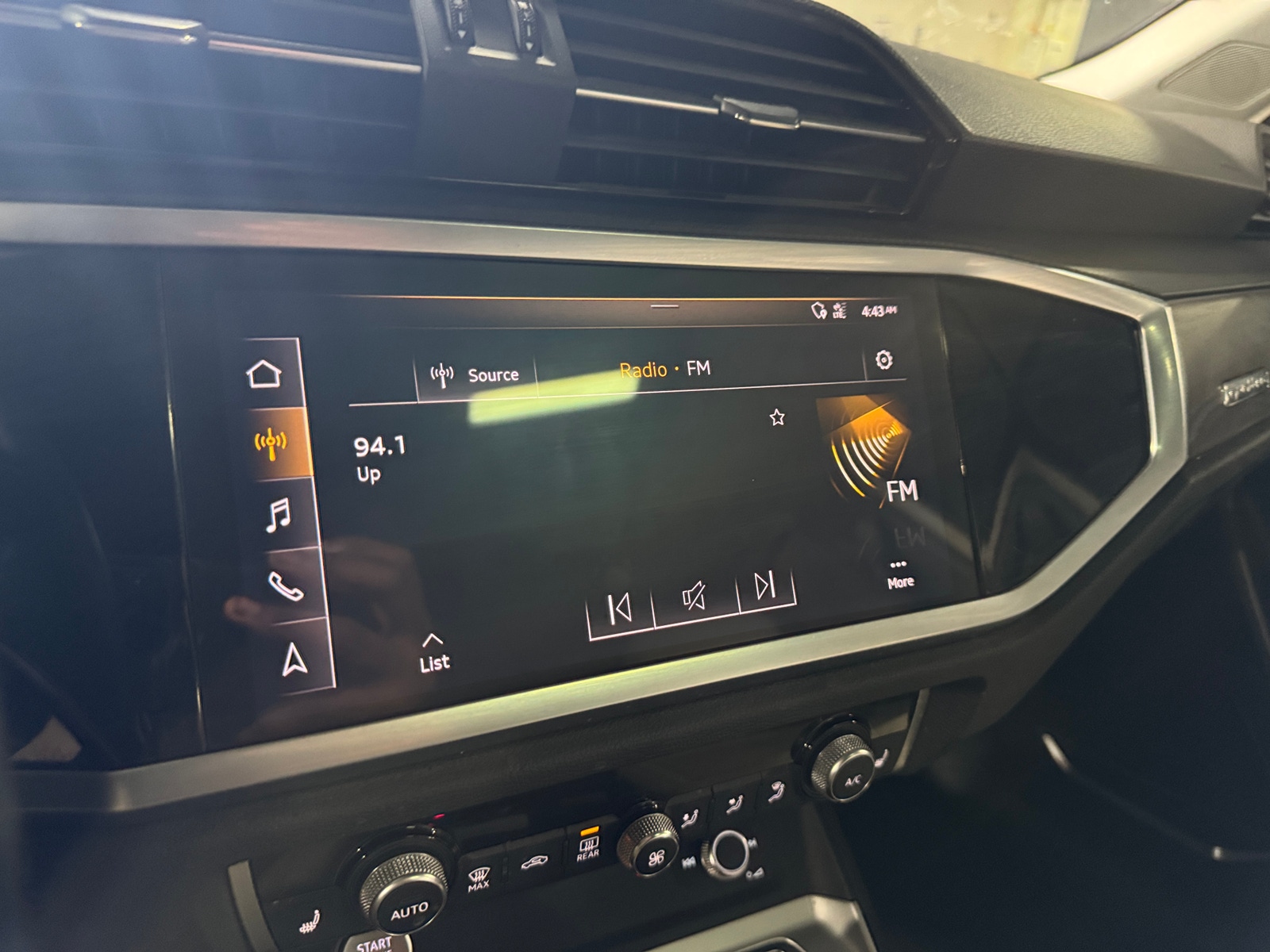 Thumbnail: 2019 Audi Q3 - 4