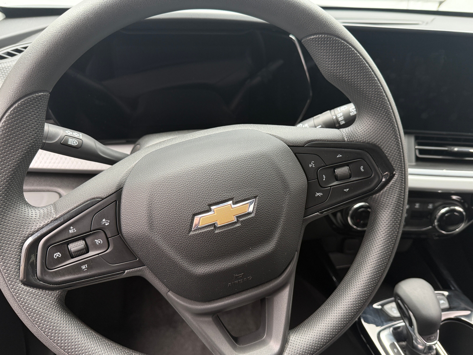 Thumbnail: 2025 Chevrolet Trax - 5