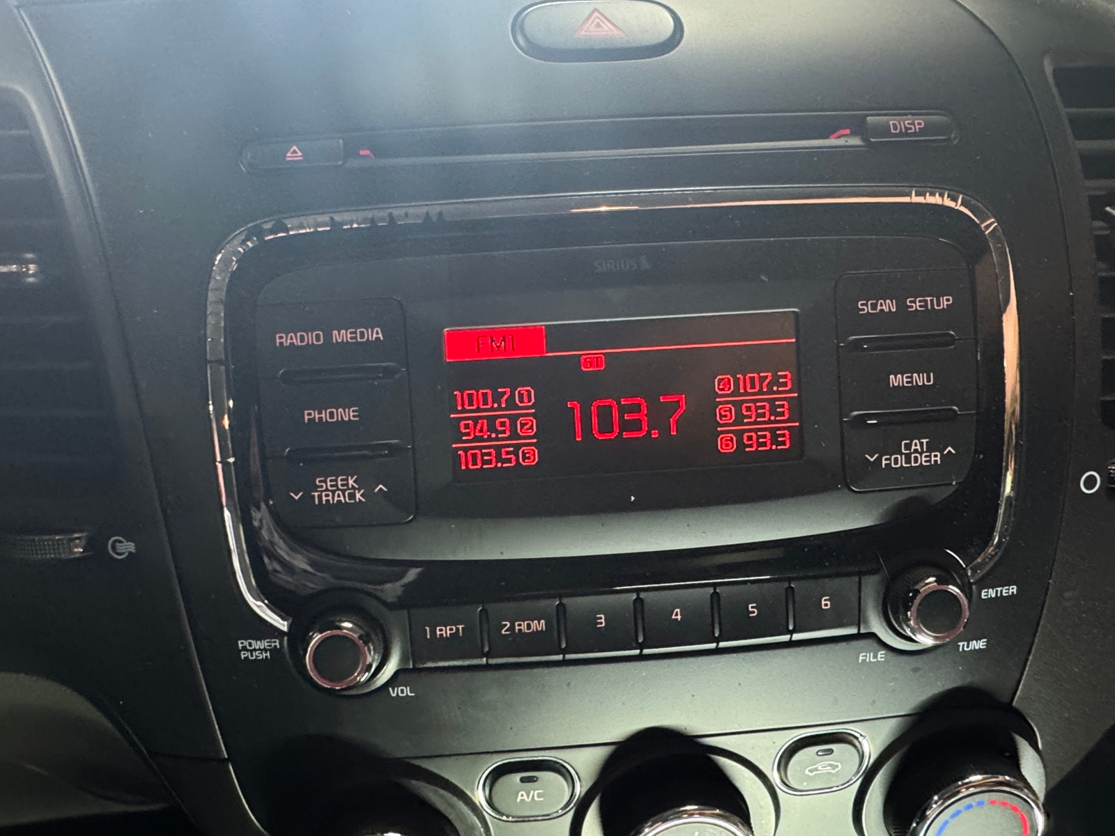 Thumbnail: 2017 Kia Forte - 4