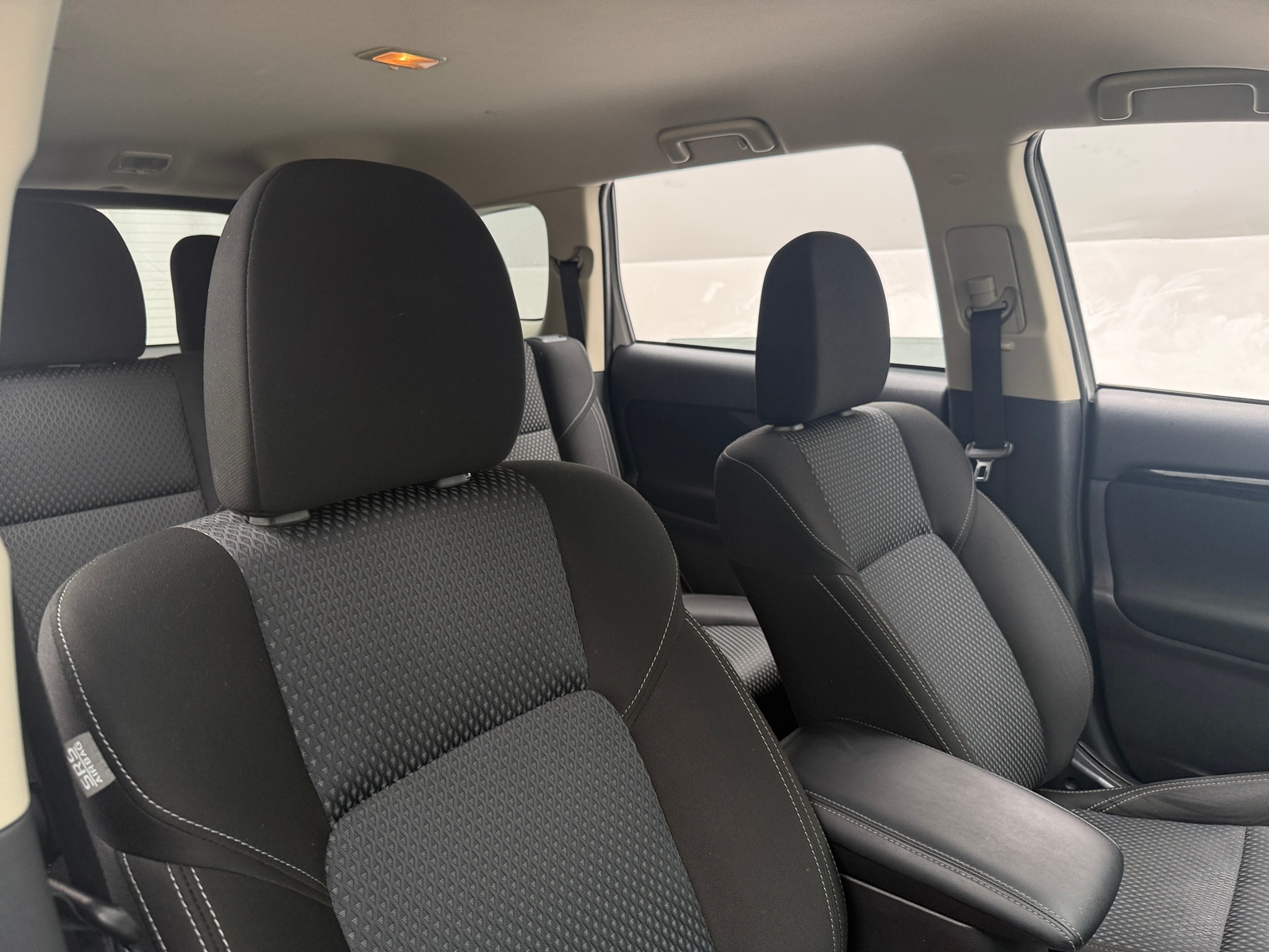 Thumbnail: 2020 Mitsubishi Outlander - 2