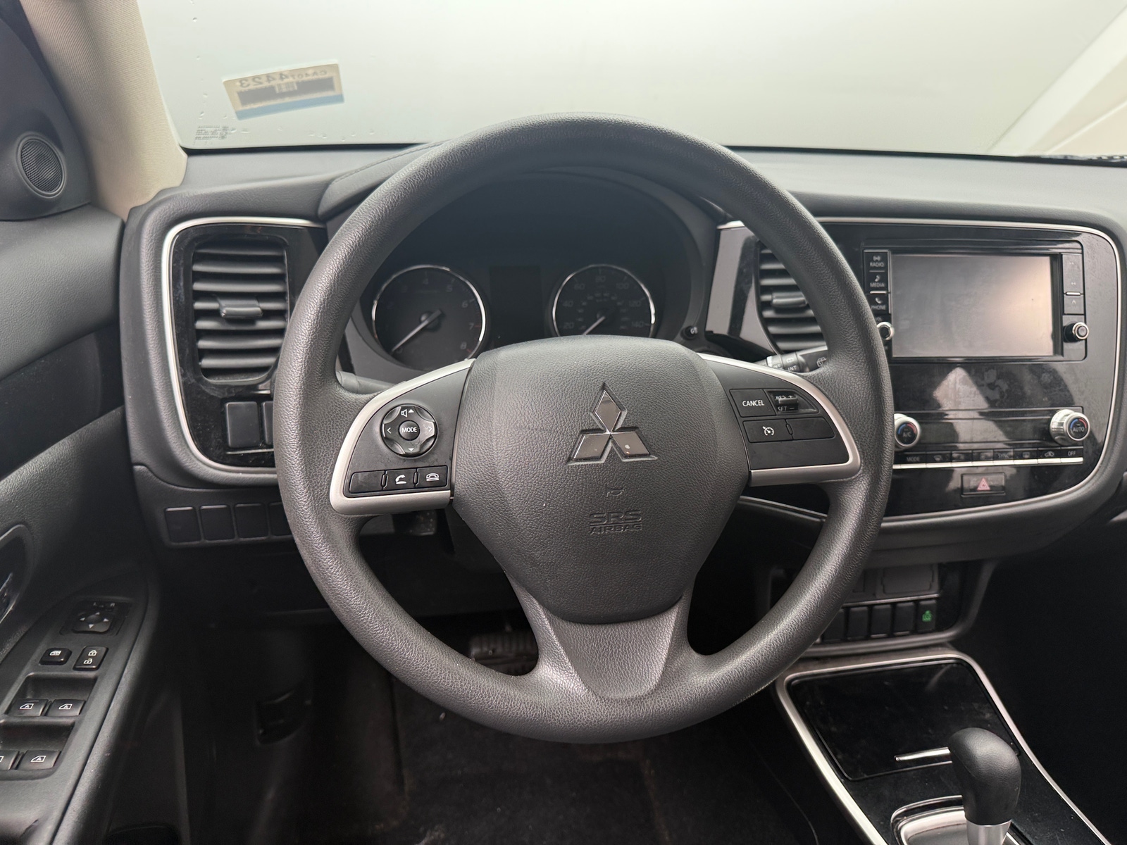 Thumbnail: 2020 Mitsubishi Outlander - 5