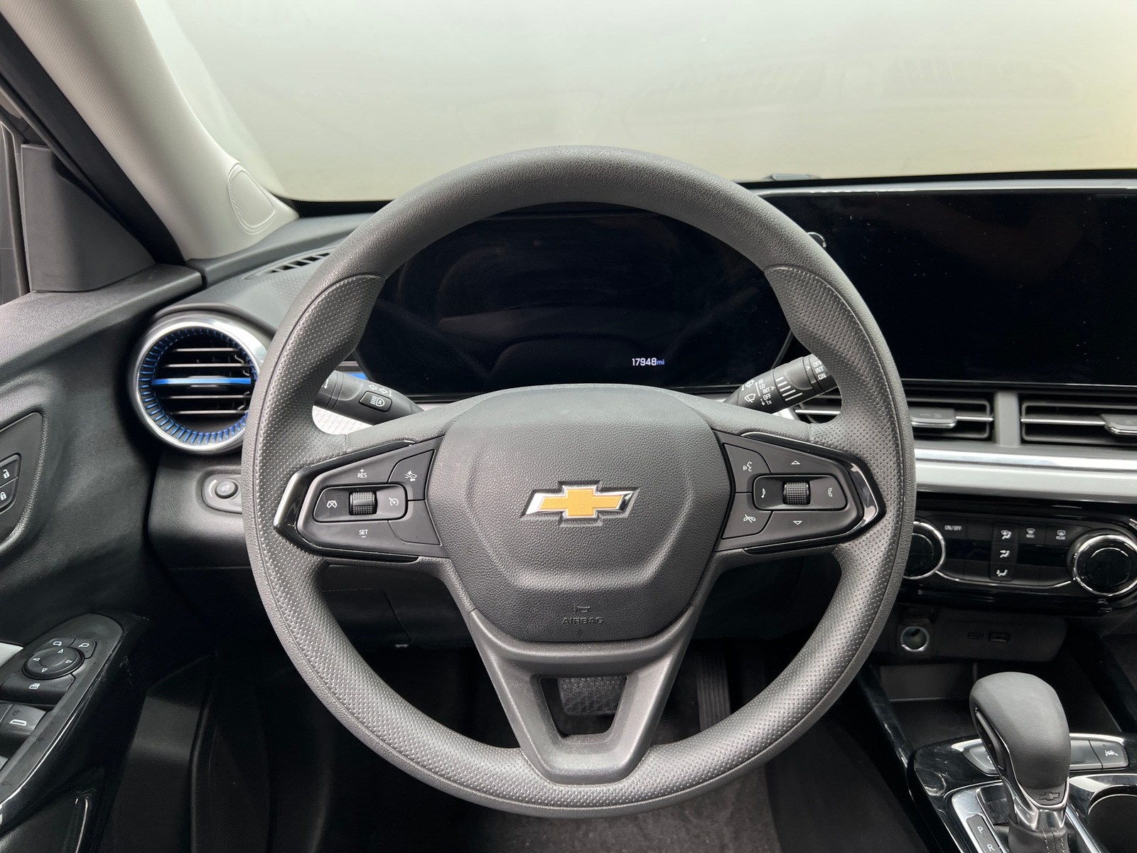 Thumbnail: 2025 Chevrolet Trax - 5