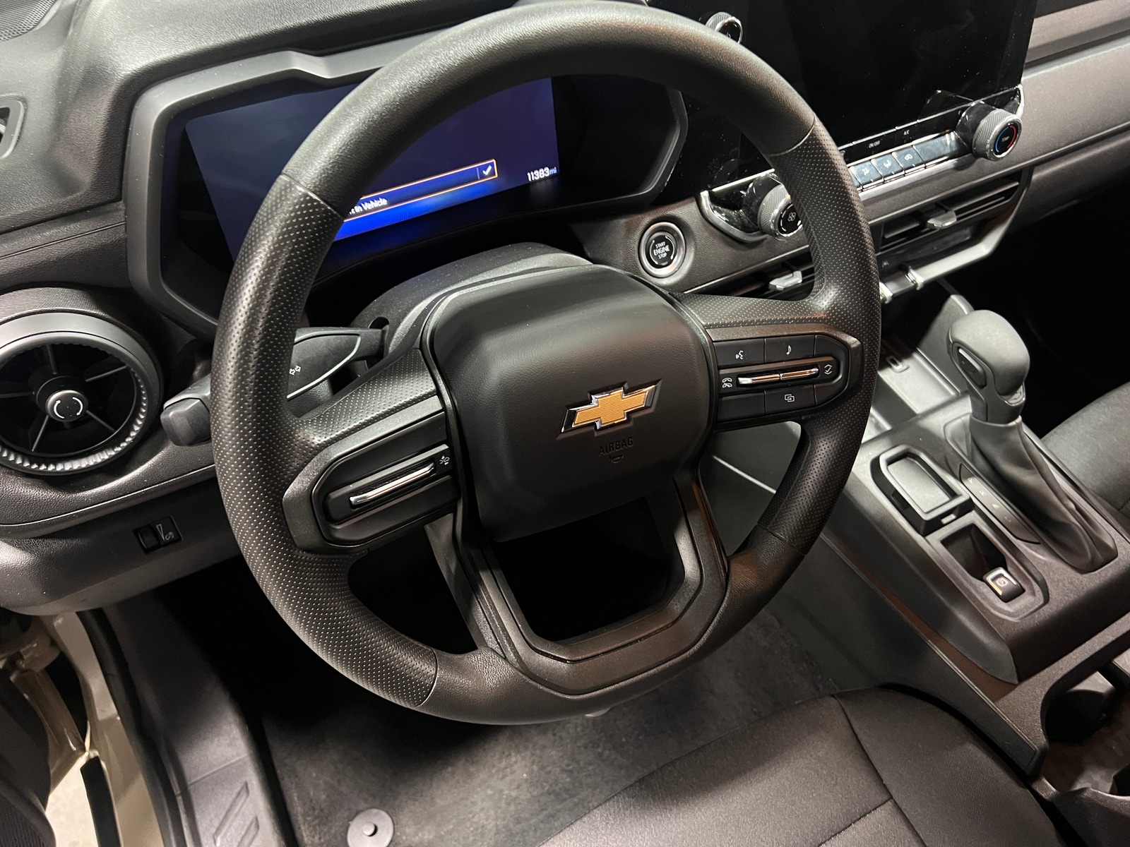 Thumbnail: 2024 Chevrolet Colorado - 5