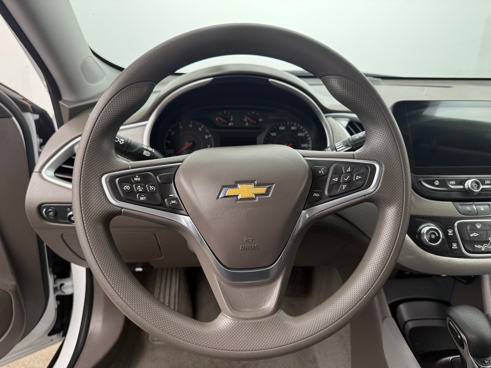 Thumbnail: 2023 Chevrolet Malibu - 5