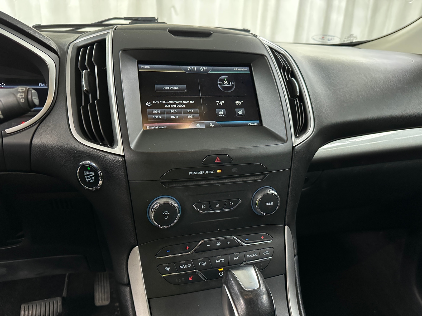 Thumbnail: 2015 Ford Edge - 3