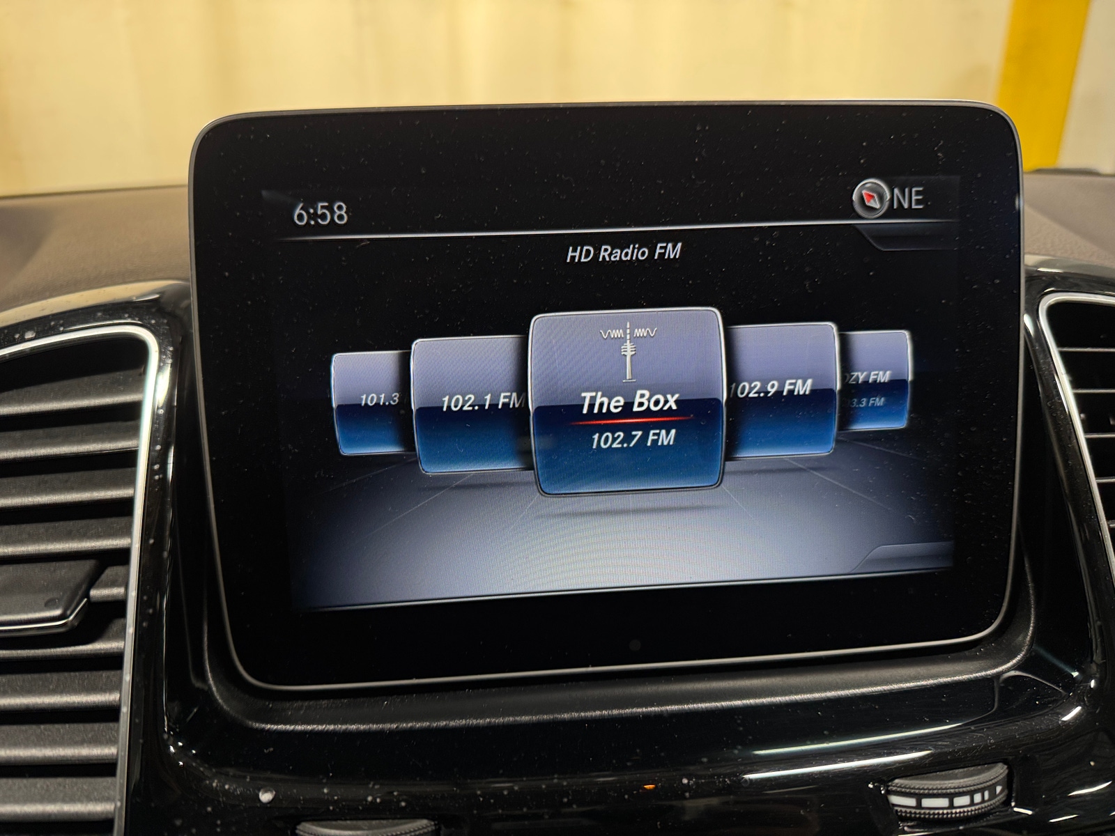 Thumbnail: 2018 Mercedes-Benz GLE - 3