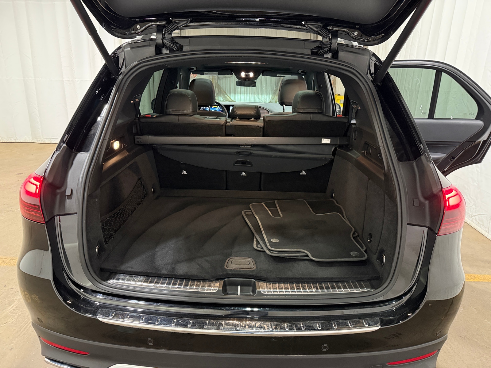 Thumbnail: 2025 Mercedes-Benz GLE - 6