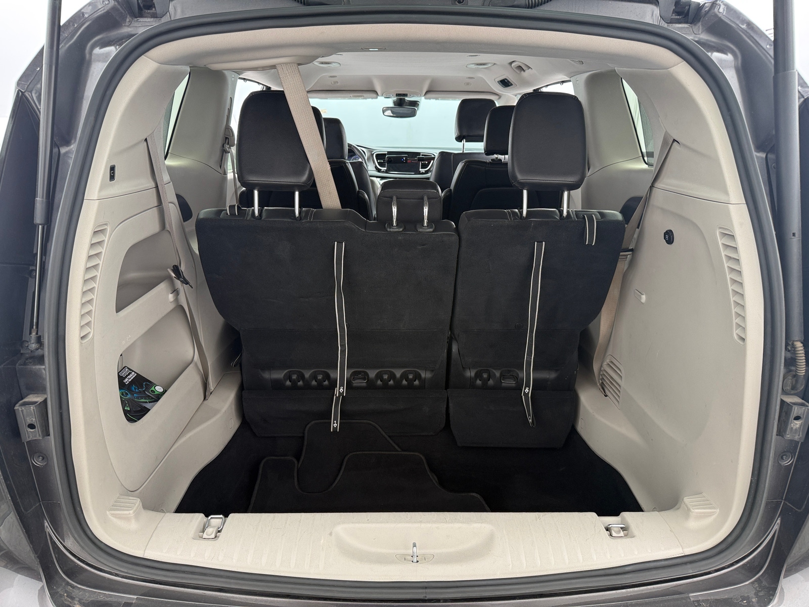 Thumbnail: 2022 Chrysler Pacifica - 6