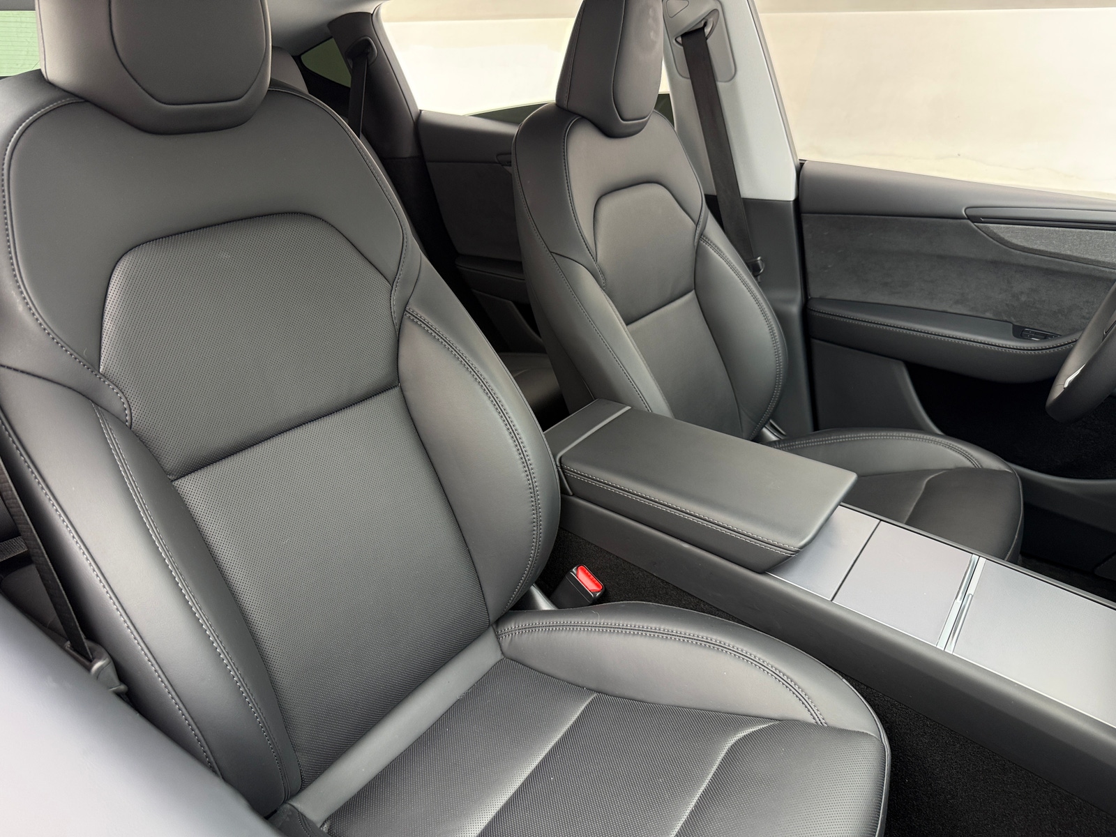 Thumbnail: 2026 Tesla Model Y - 2