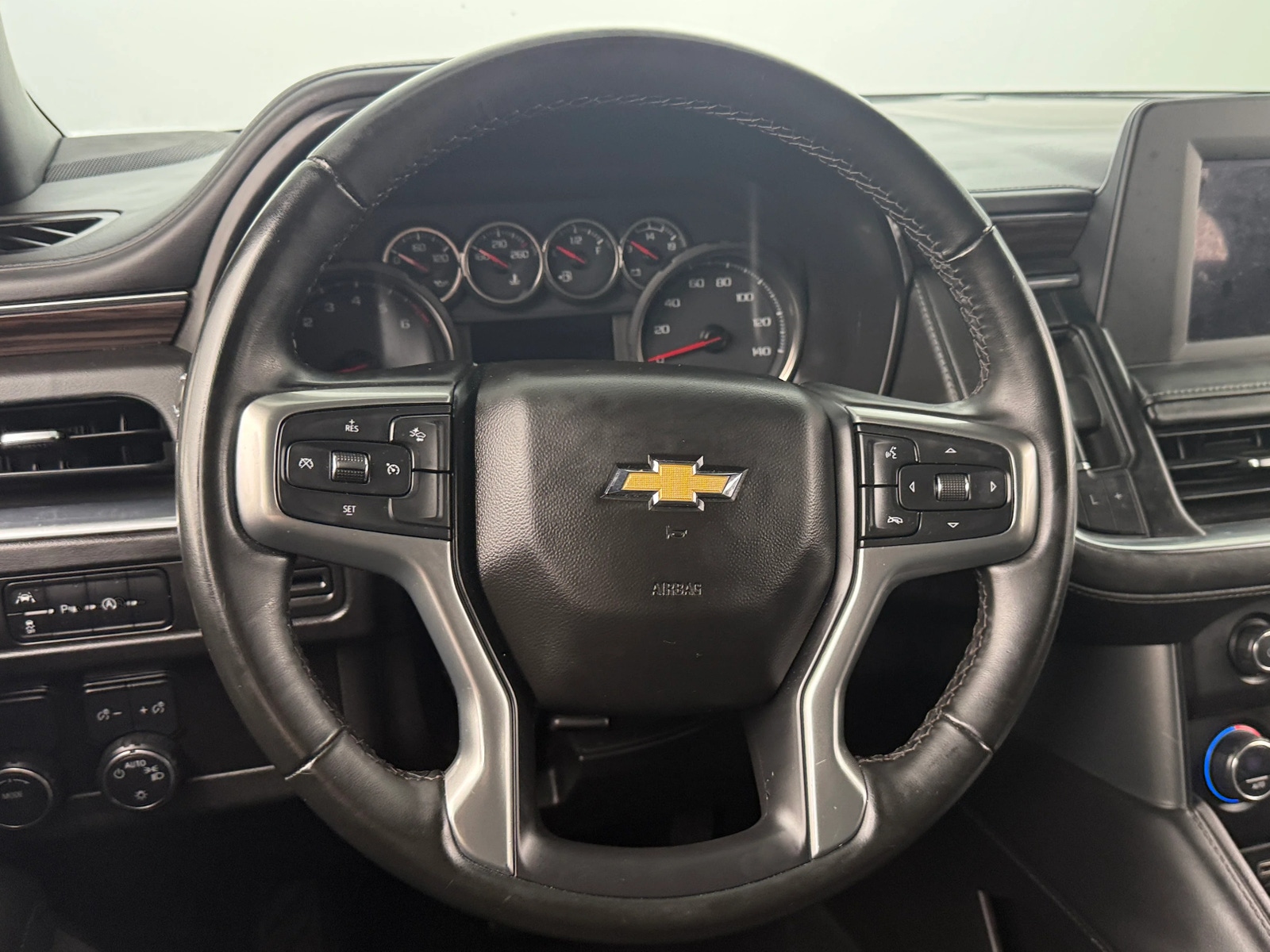 Thumbnail: 2023 Chevrolet Suburban - 5