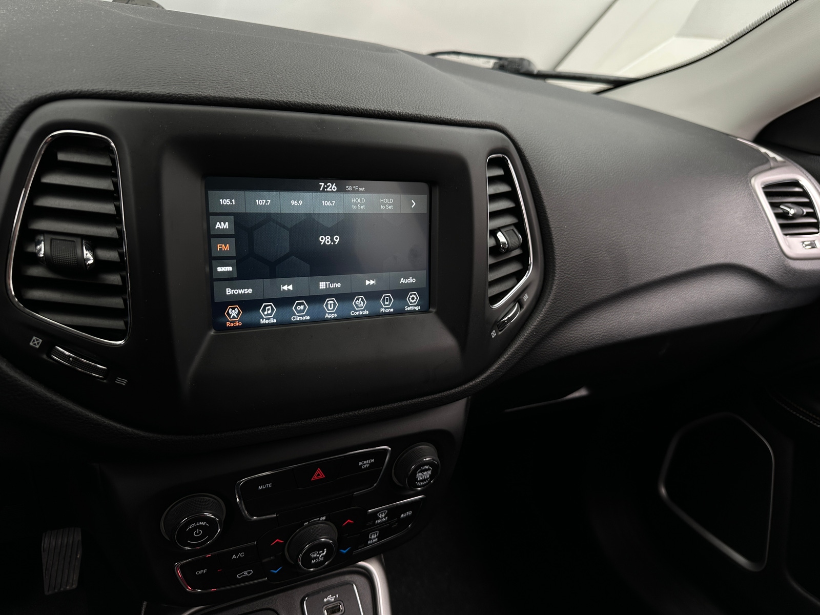 Thumbnail: 2019 Jeep Compass - 4