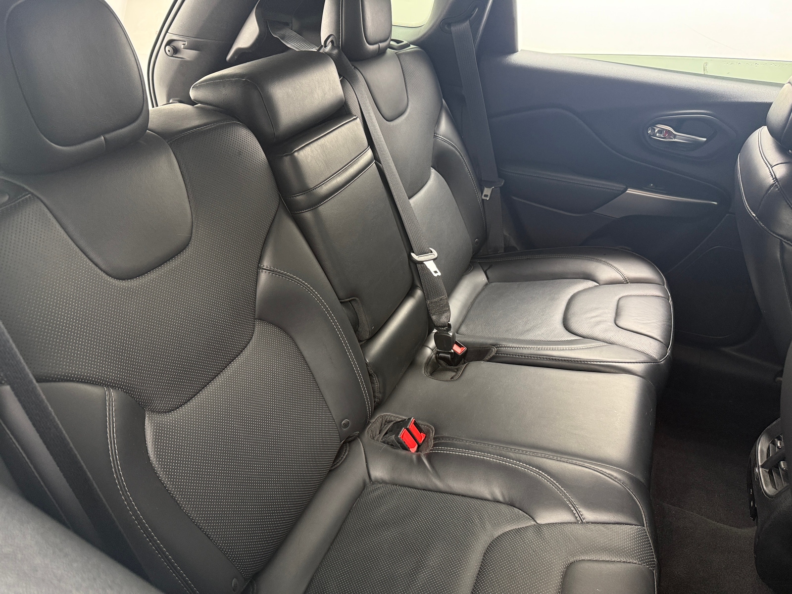 Thumbnail: 2019 Jeep Cherokee - 5