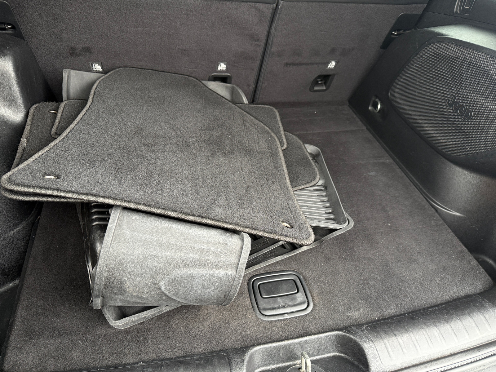 Thumbnail: 2019 Jeep Cherokee - 6