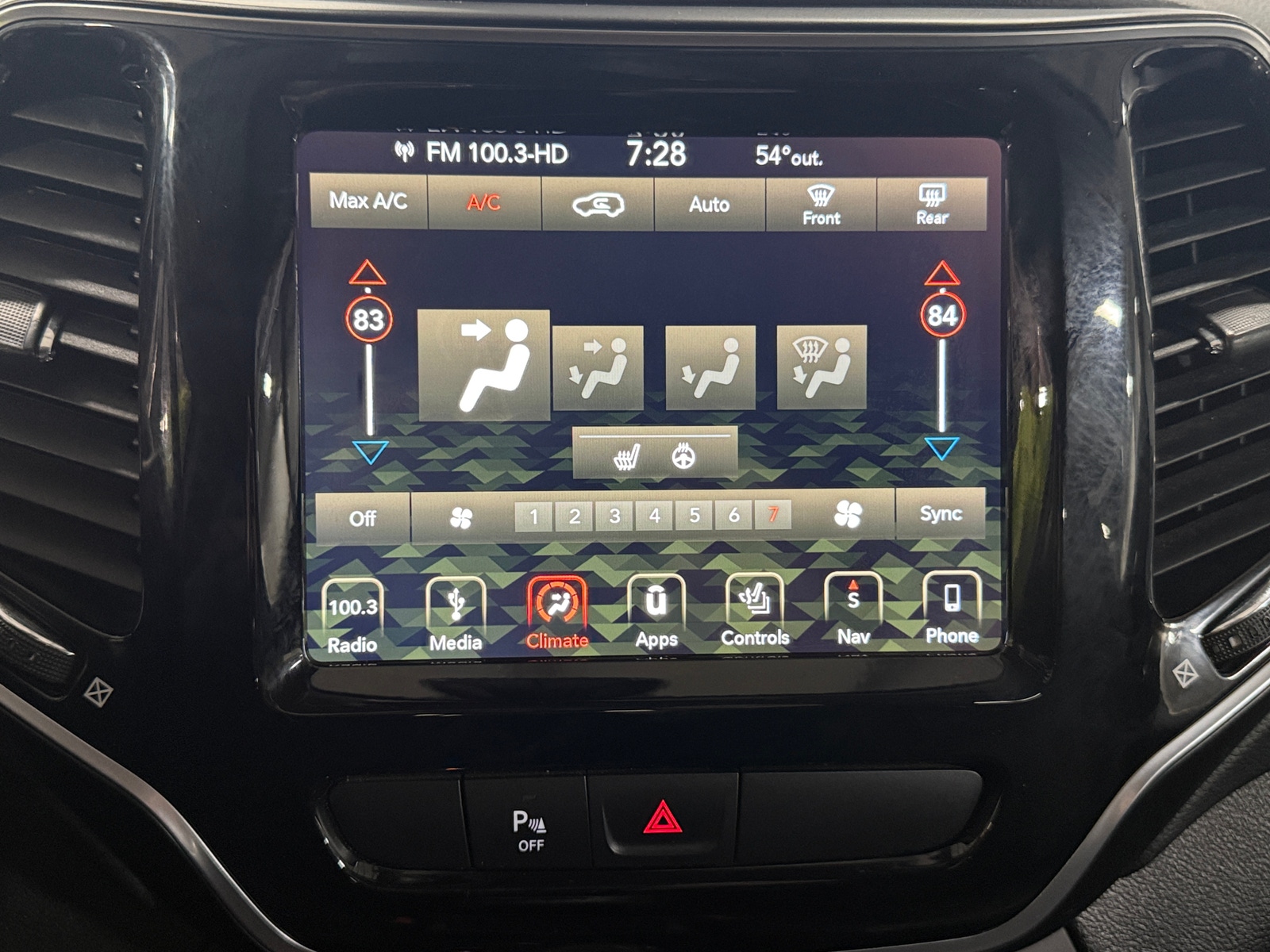 Thumbnail: 2019 Jeep Cherokee - 3