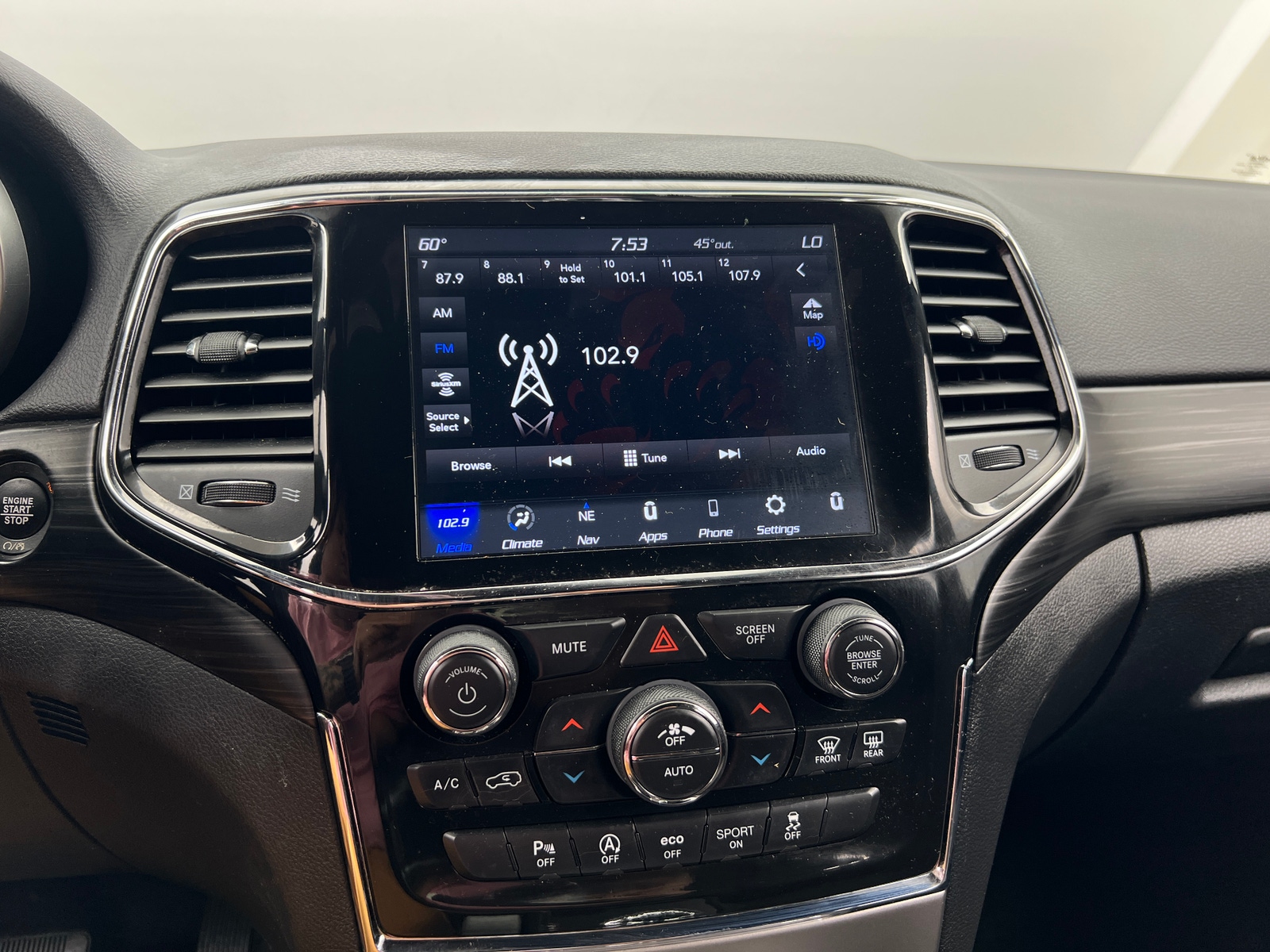 Thumbnail: 2021 Jeep Grand Cherokee - 4