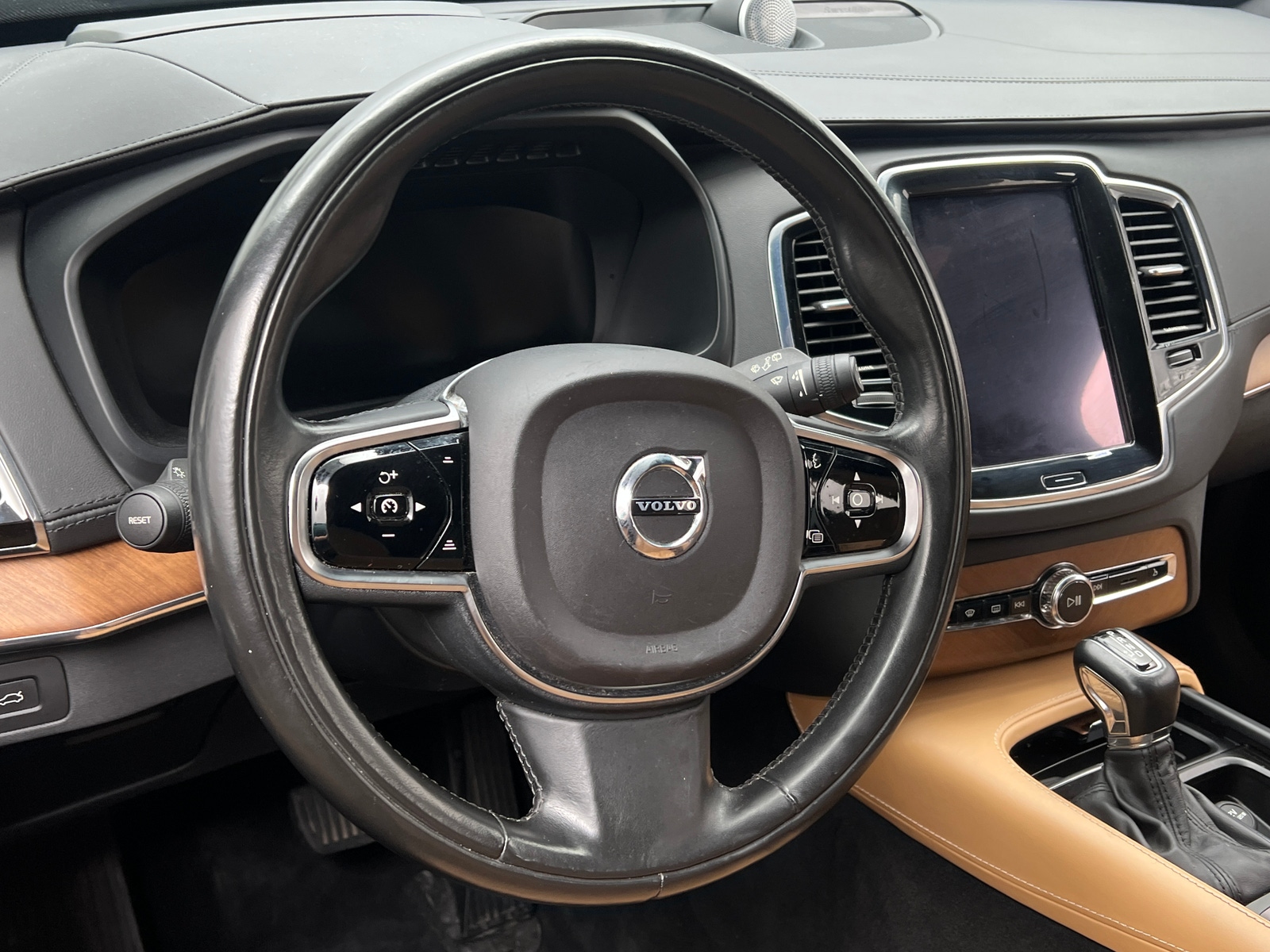 Thumbnail: 2016 Volvo XC90 - 4