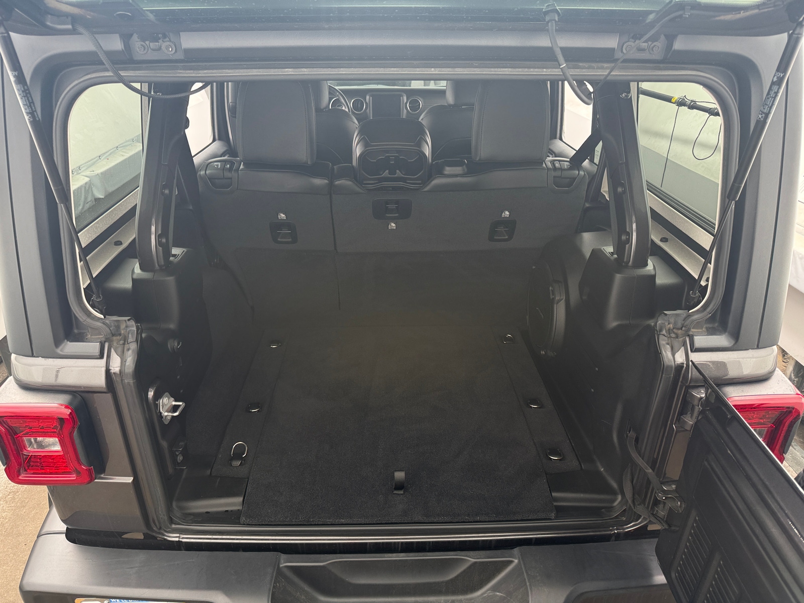 Thumbnail: 2021 Jeep Wrangler - 6