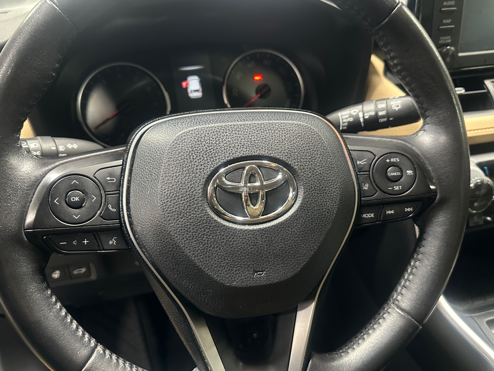Thumbnail: 2019 Toyota RAV4 - 4