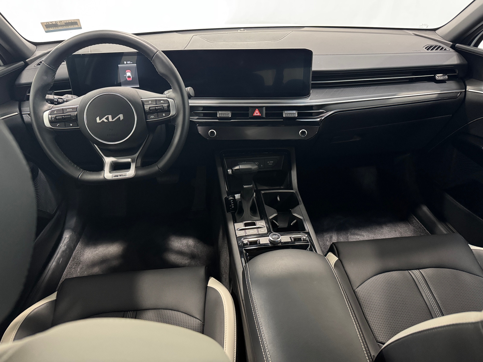 Thumbnail: 2025 Kia K5 - 2