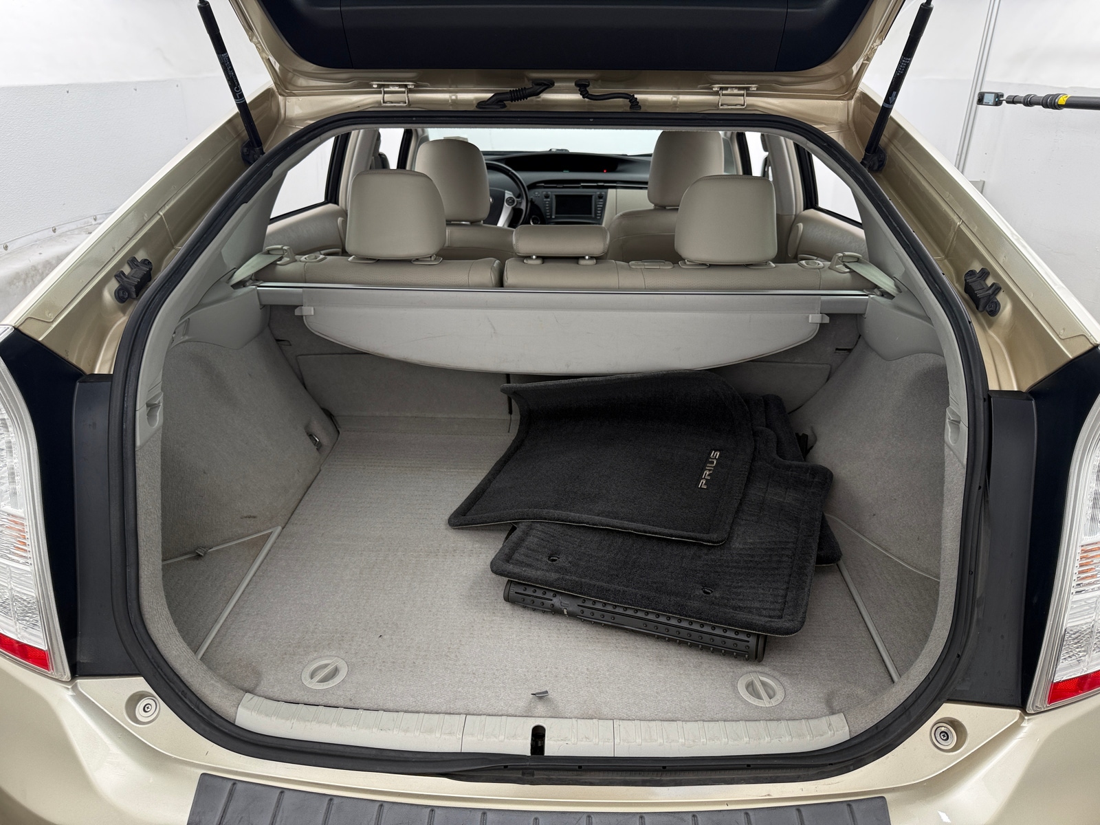 Thumbnail: 2010 Toyota Prius - 7