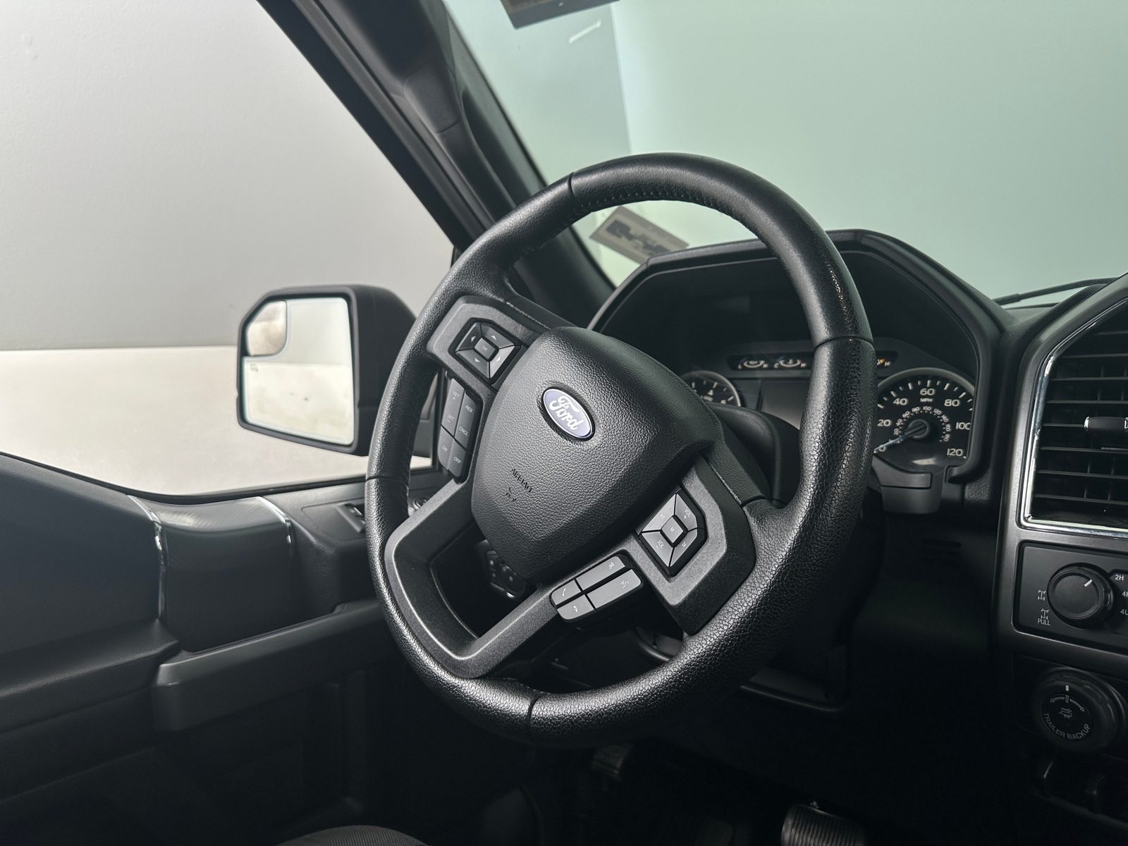 Thumbnail: 2016 Ford Econoline - 5