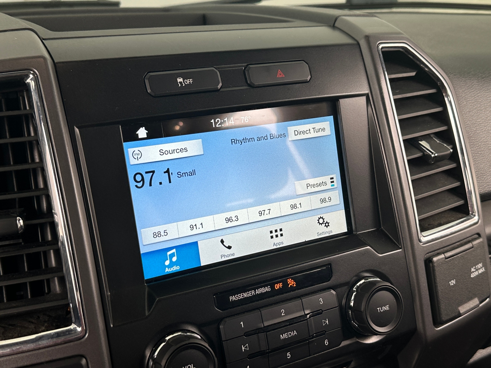 Thumbnail: 2016 Ford Econoline - 4