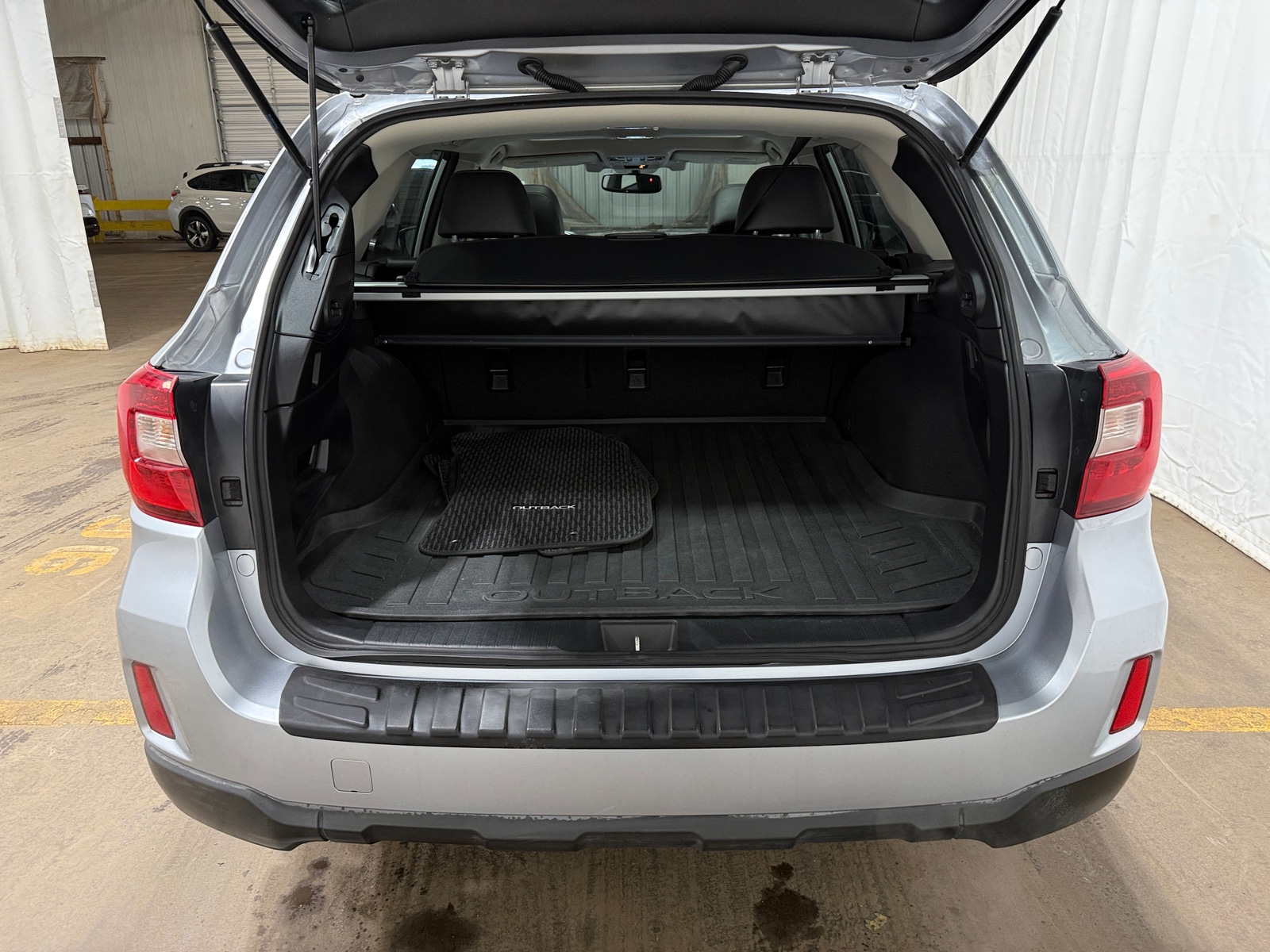 Thumbnail: 2016 Subaru Outback - 6