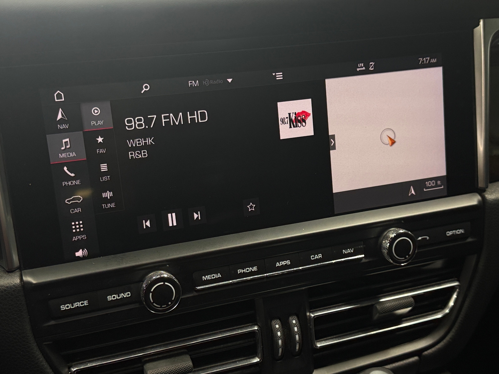 Thumbnail: 2019 Porsche Macan - 3