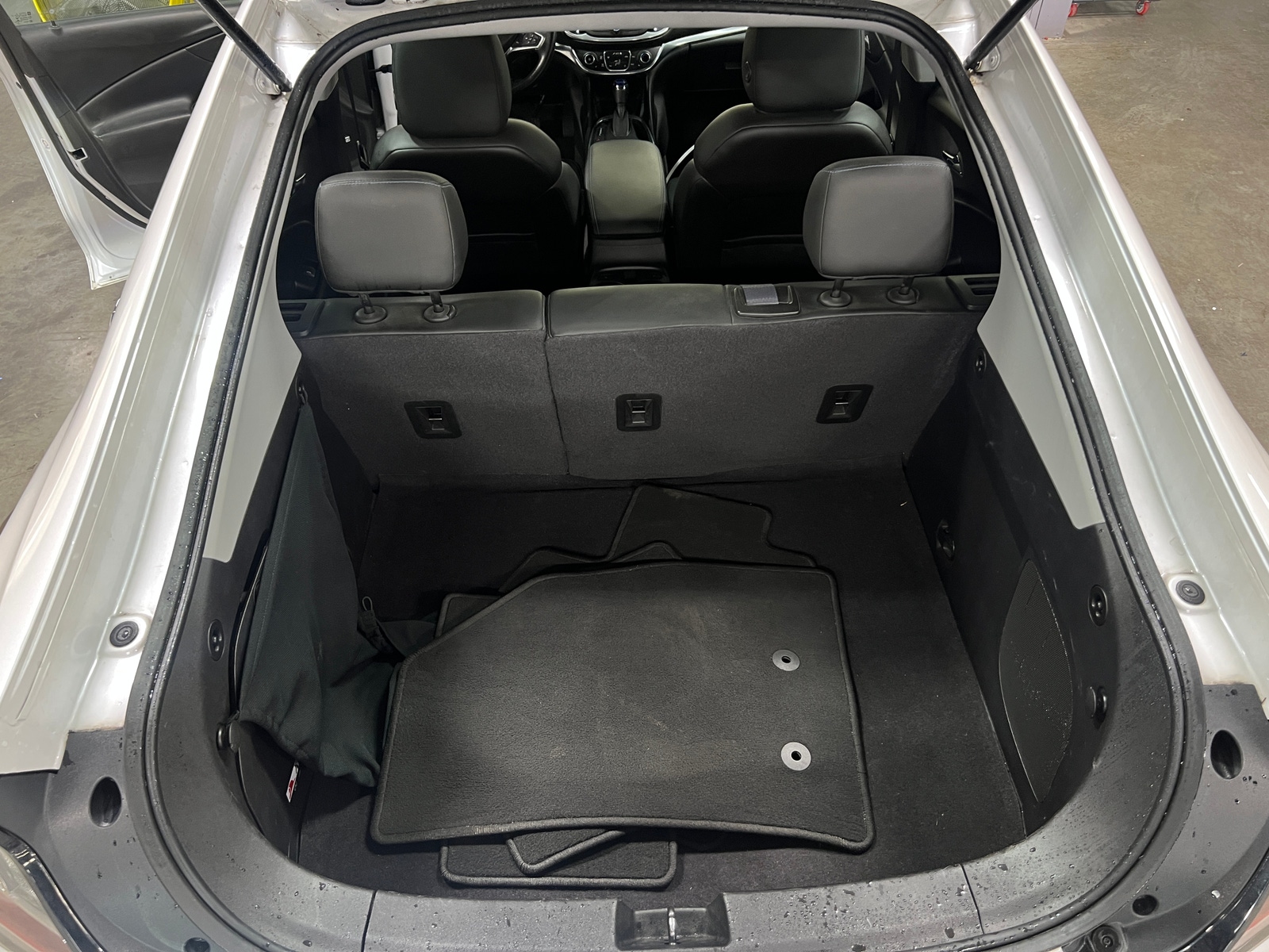 Thumbnail: 2017 Chevrolet Volt - 6