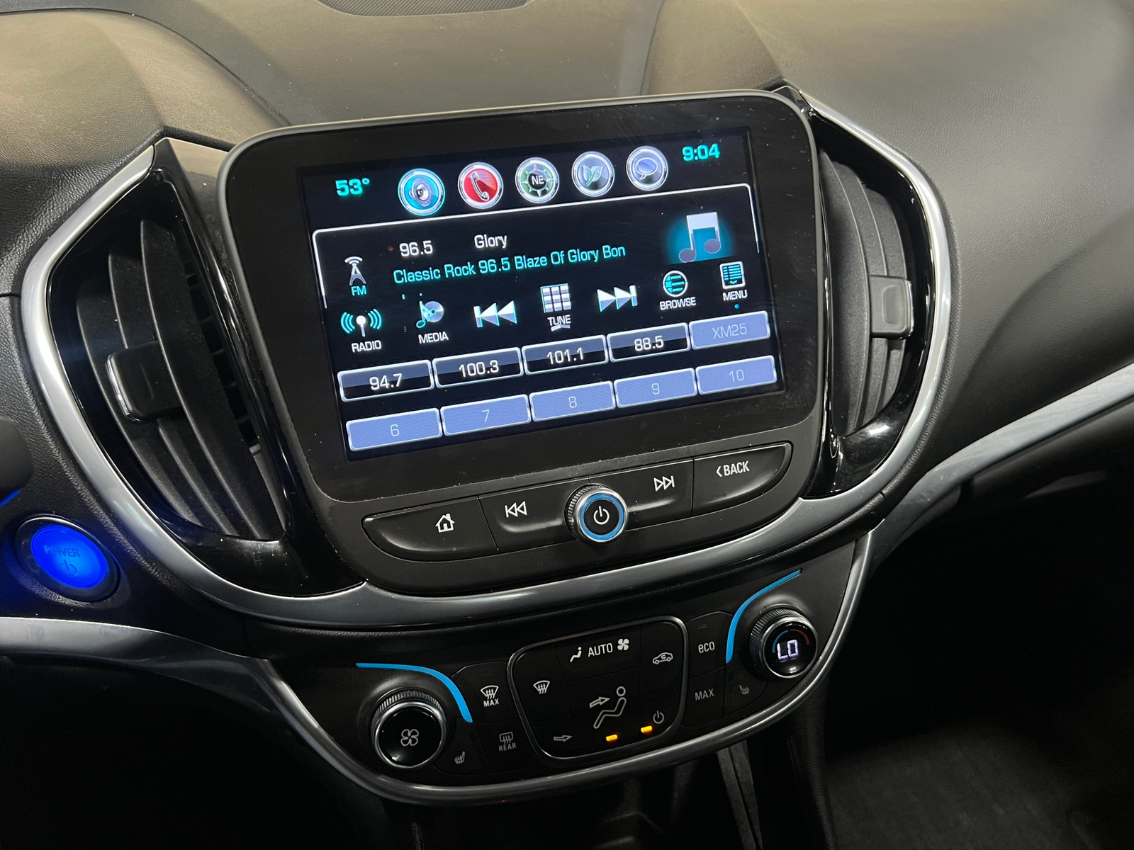 Thumbnail: 2017 Chevrolet Volt - 3