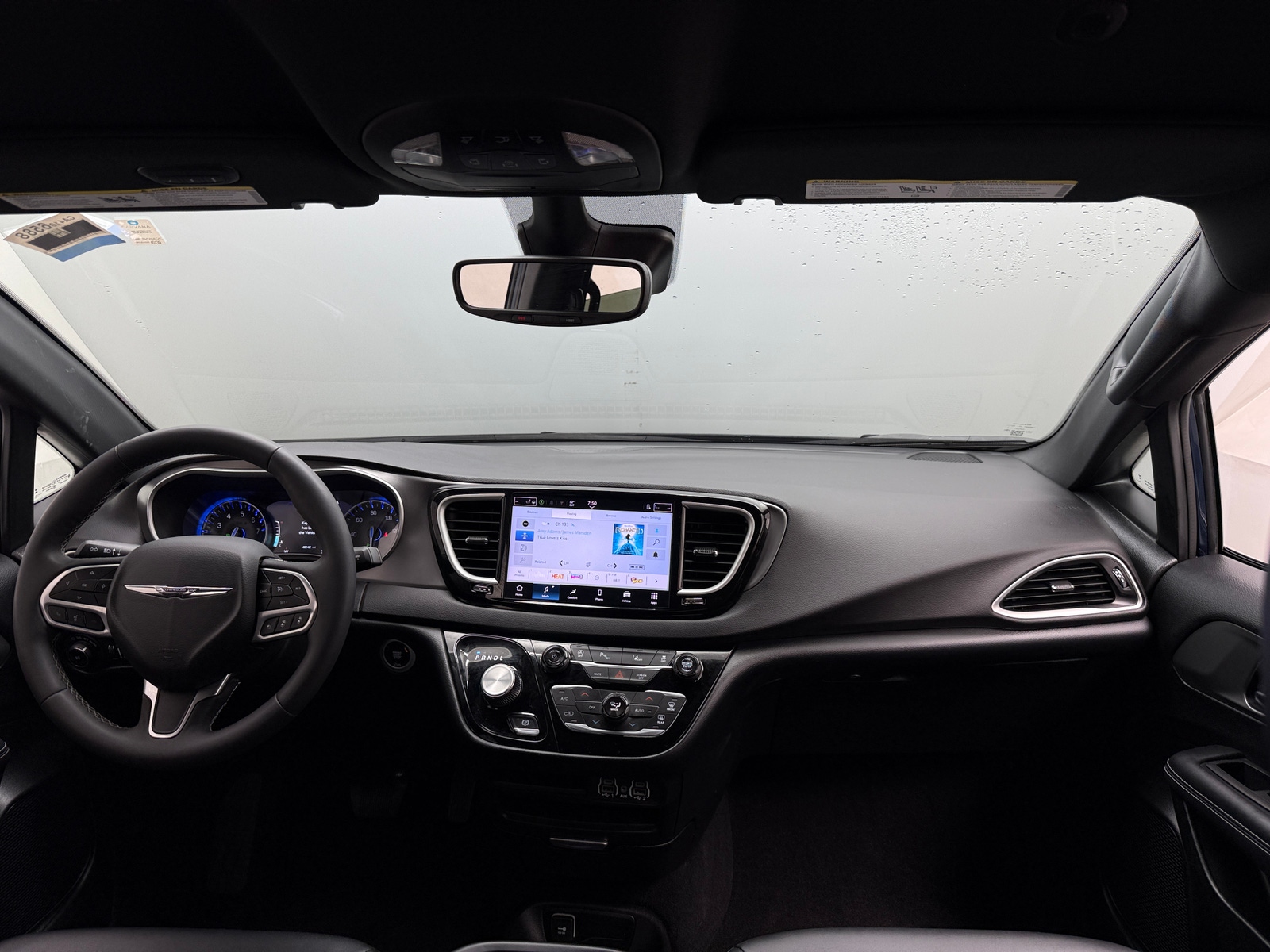 Thumbnail: 2025 Chrysler Pacifica - 2