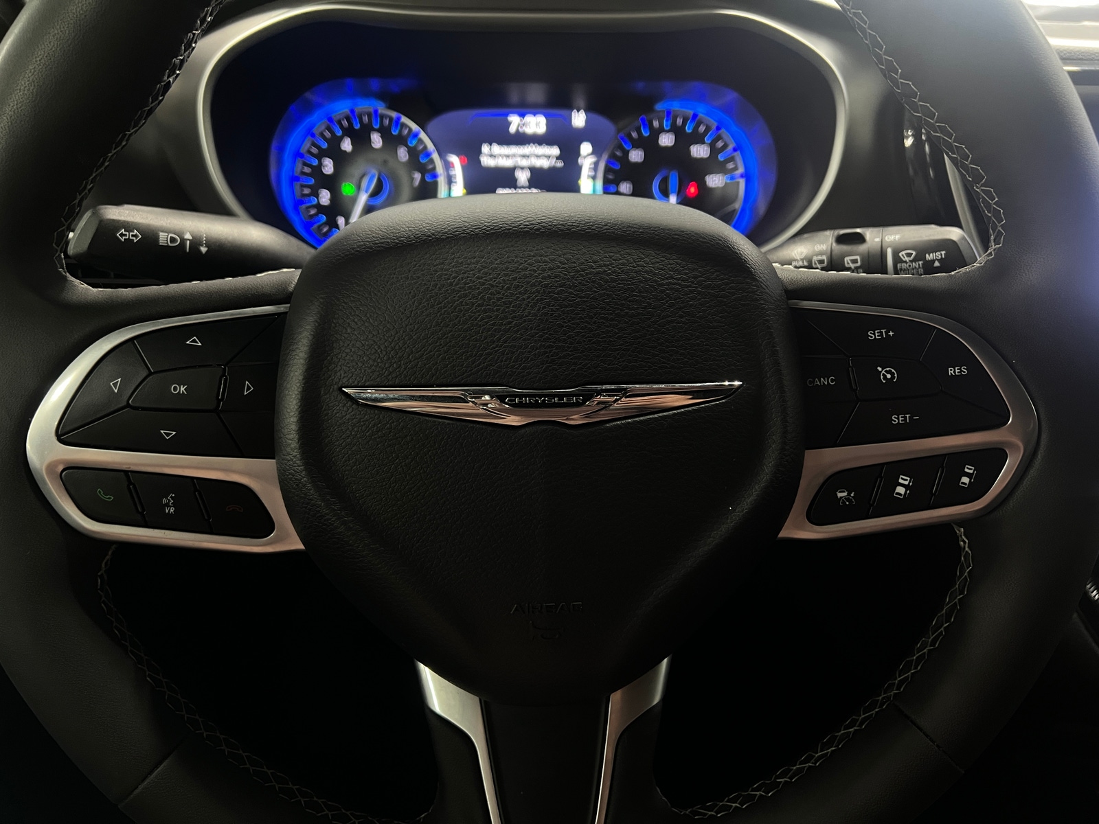 Thumbnail: 2025 Chrysler Pacifica - 4